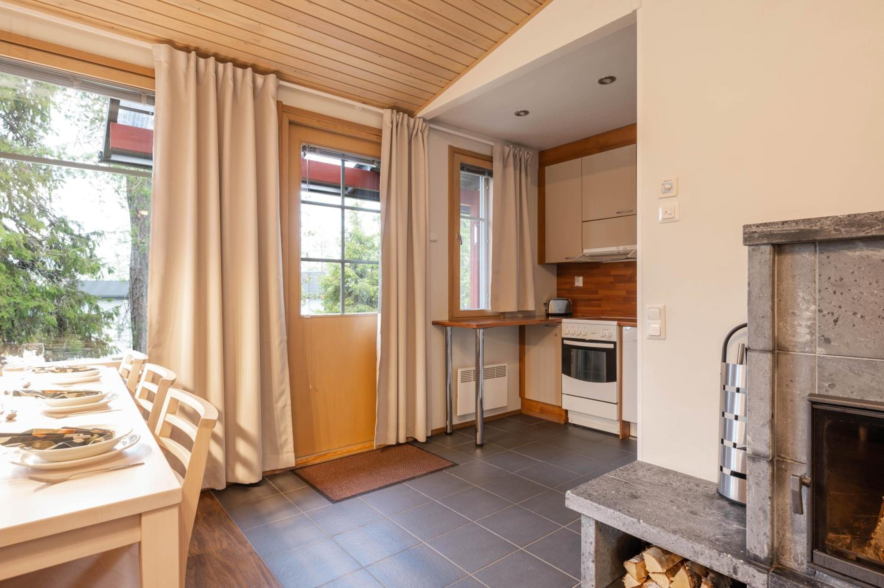Three-Bedroom Apartment - Photo 9