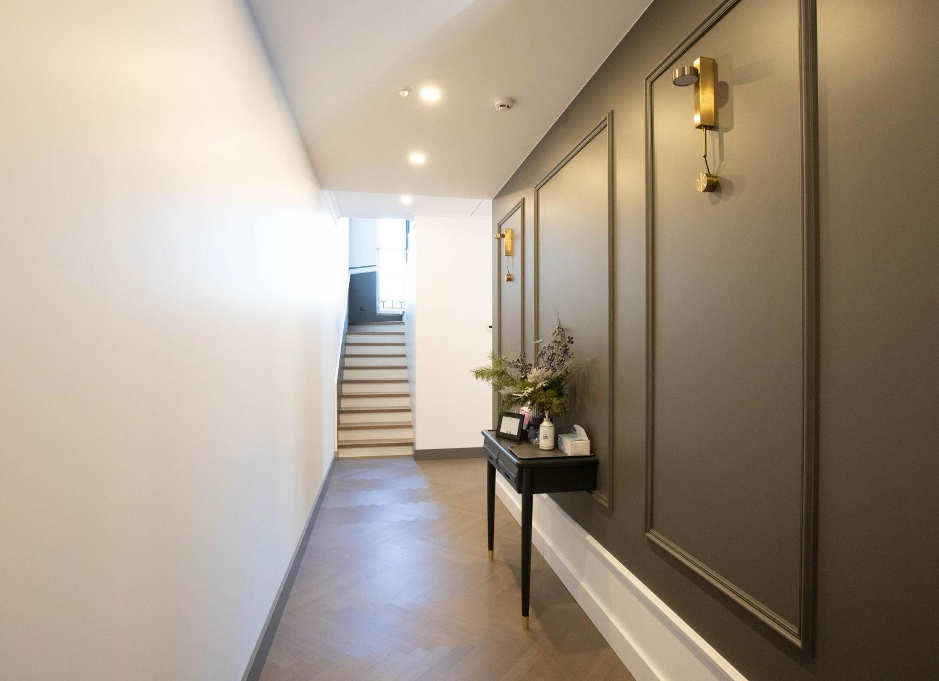 Quadruple Room with Balcony - Photo 15