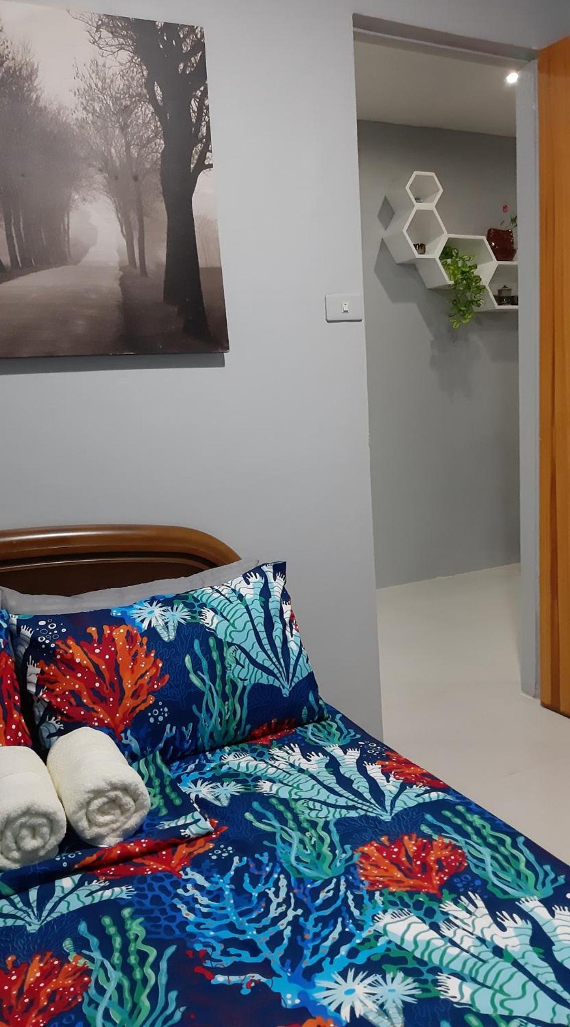 One-Bedroom Apartment - Photo 1