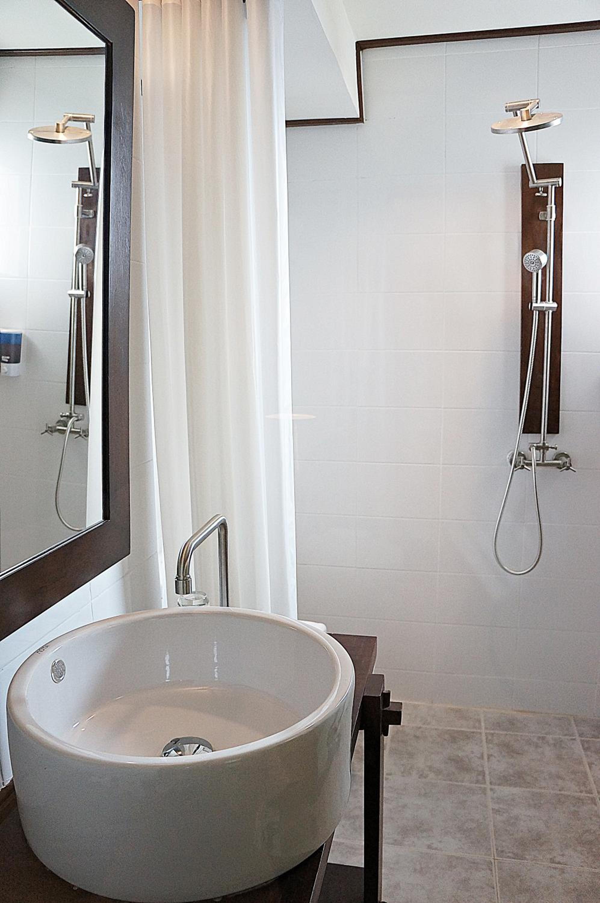 Deluxe Double Room with Balcony photo 2