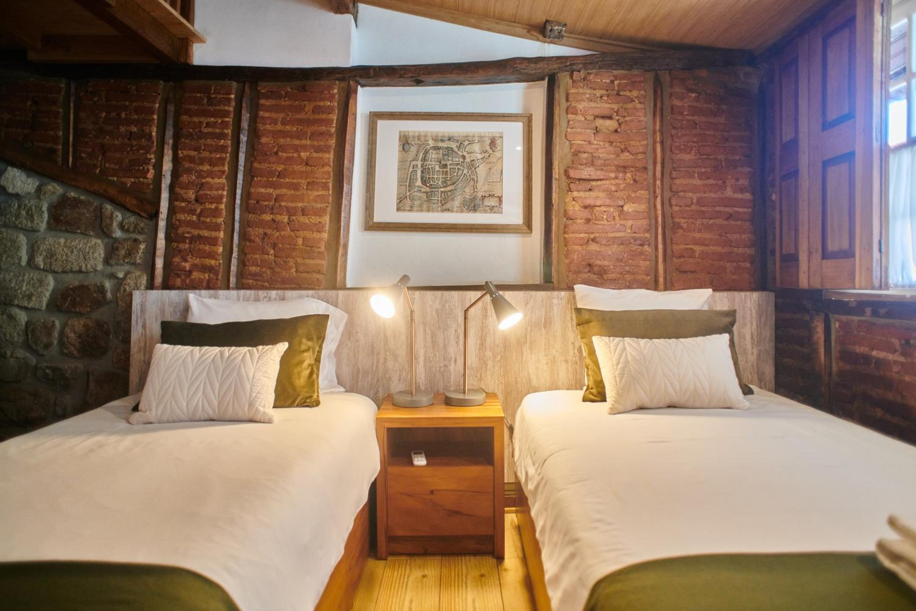 Triple Room with Private Bathroom - Photo 11