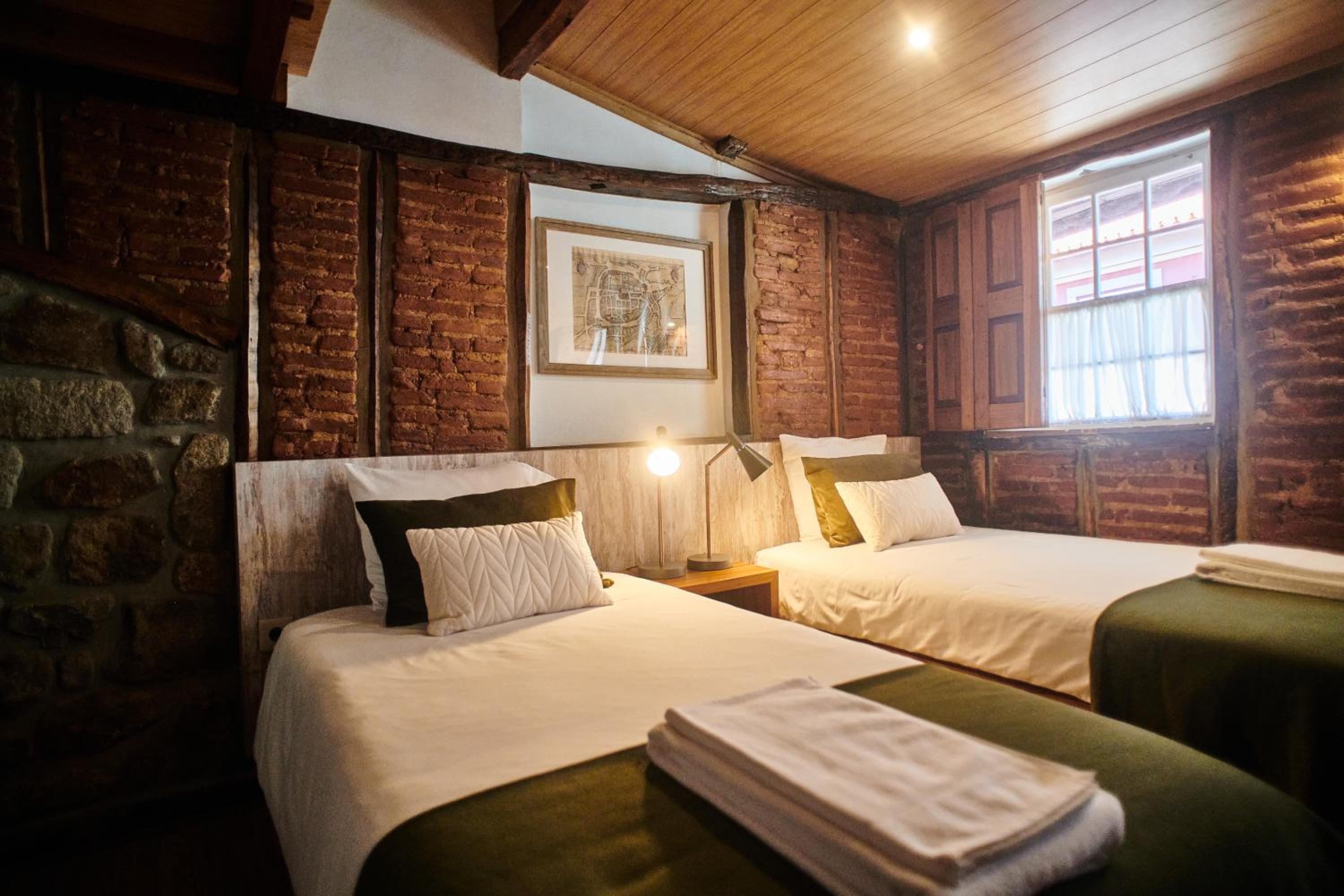 Triple Room with Private Bathroom - Photo 8