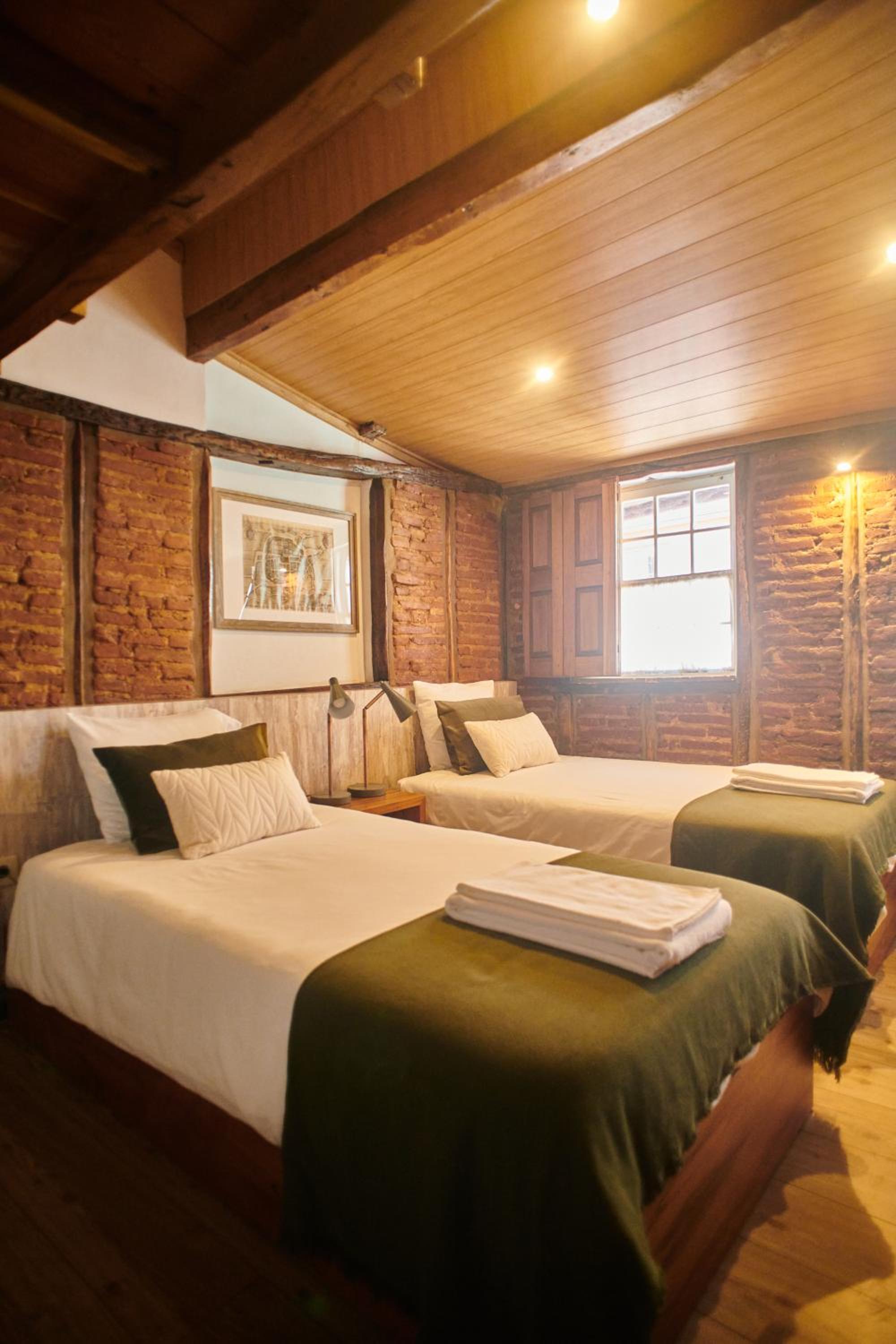 Triple Room with Private Bathroom - Photo 3