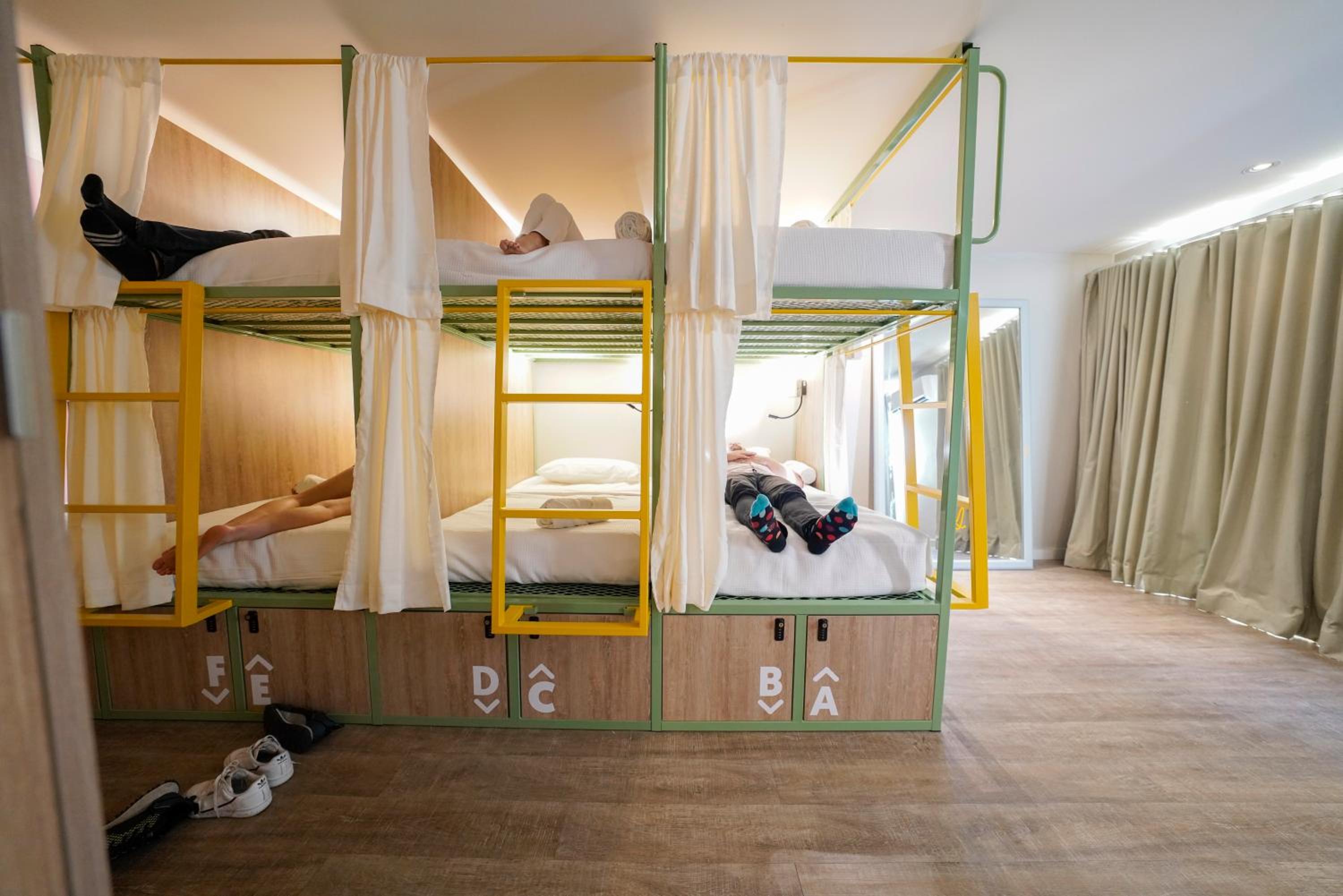 Bett im 10-Bett-Mehrbettzimmer (gemischt)