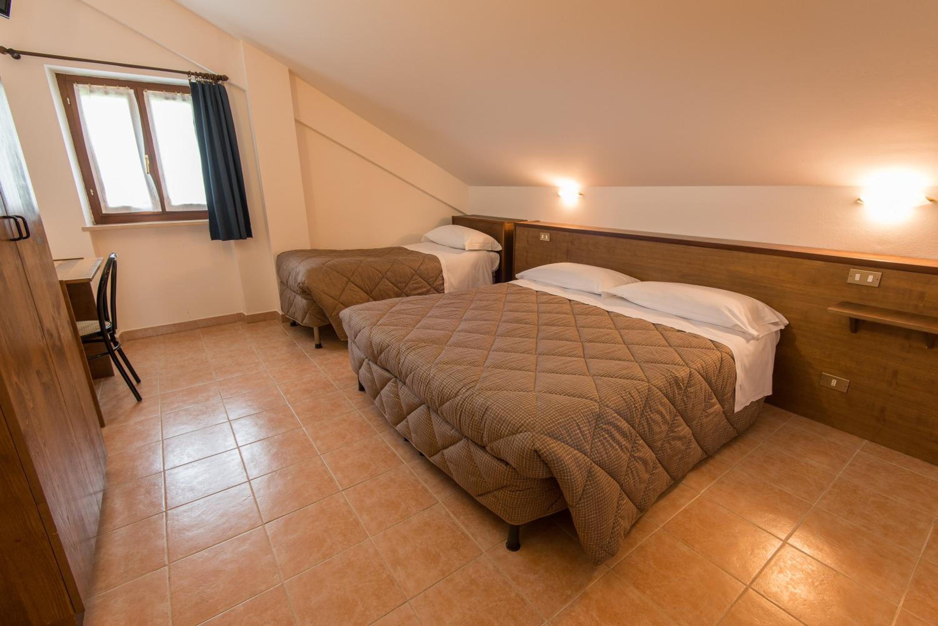 Economy Quadruple Room photo 1