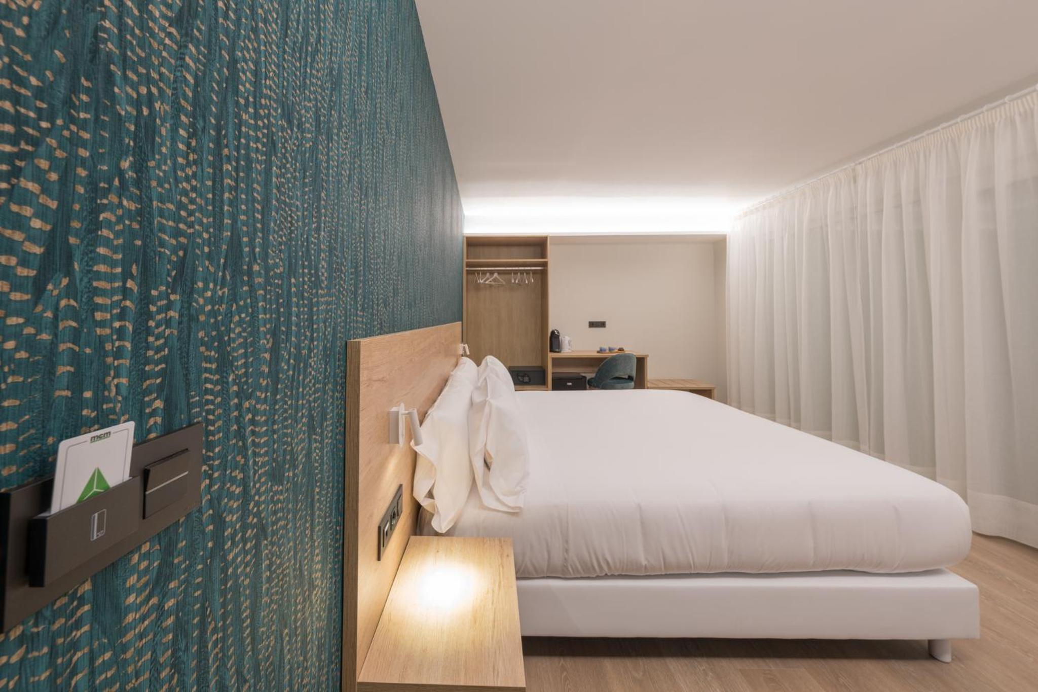 Habitación Doble Deluxe con Balcón y Vista al Mar
