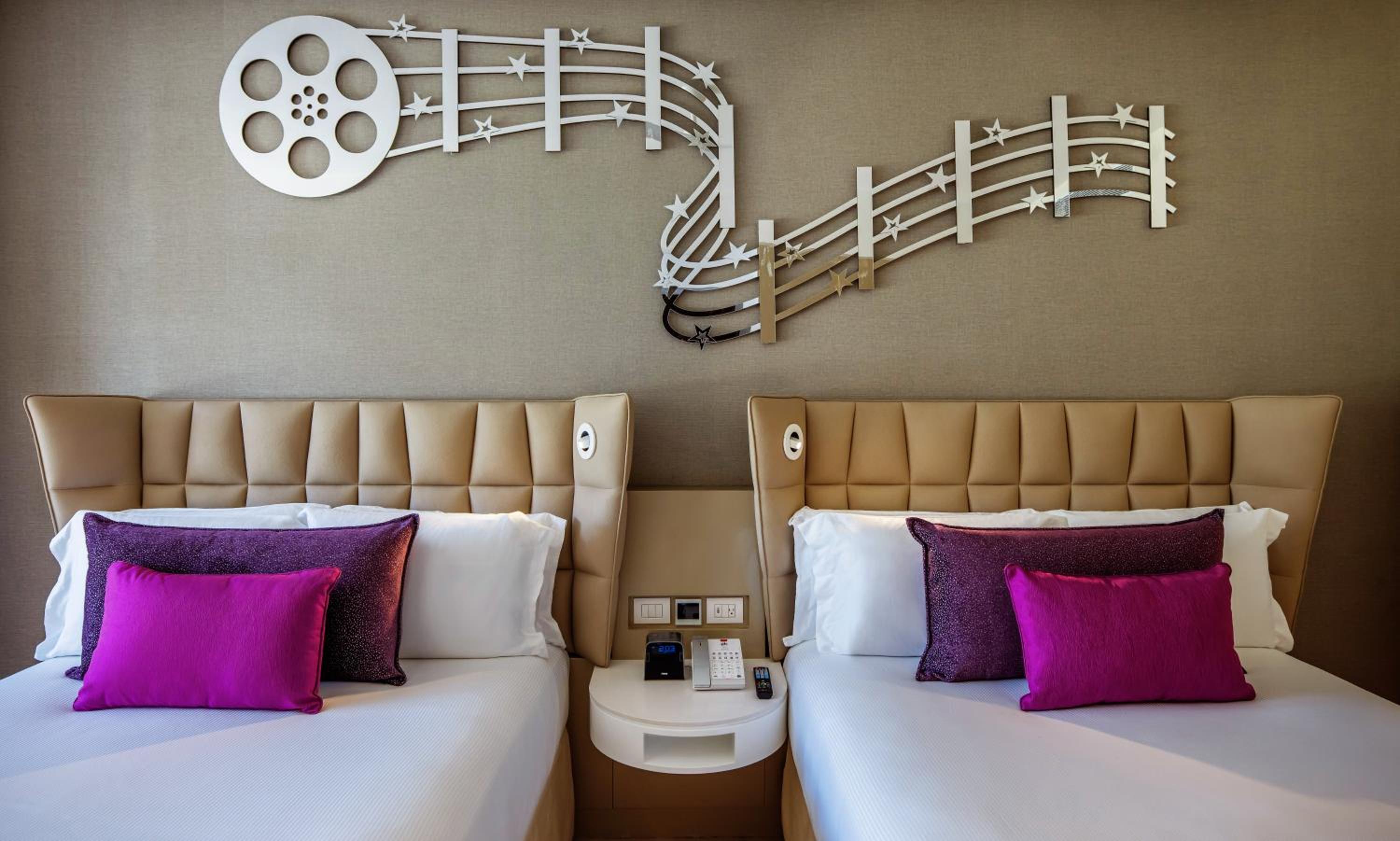 STAR Class Junior Suite photo 2