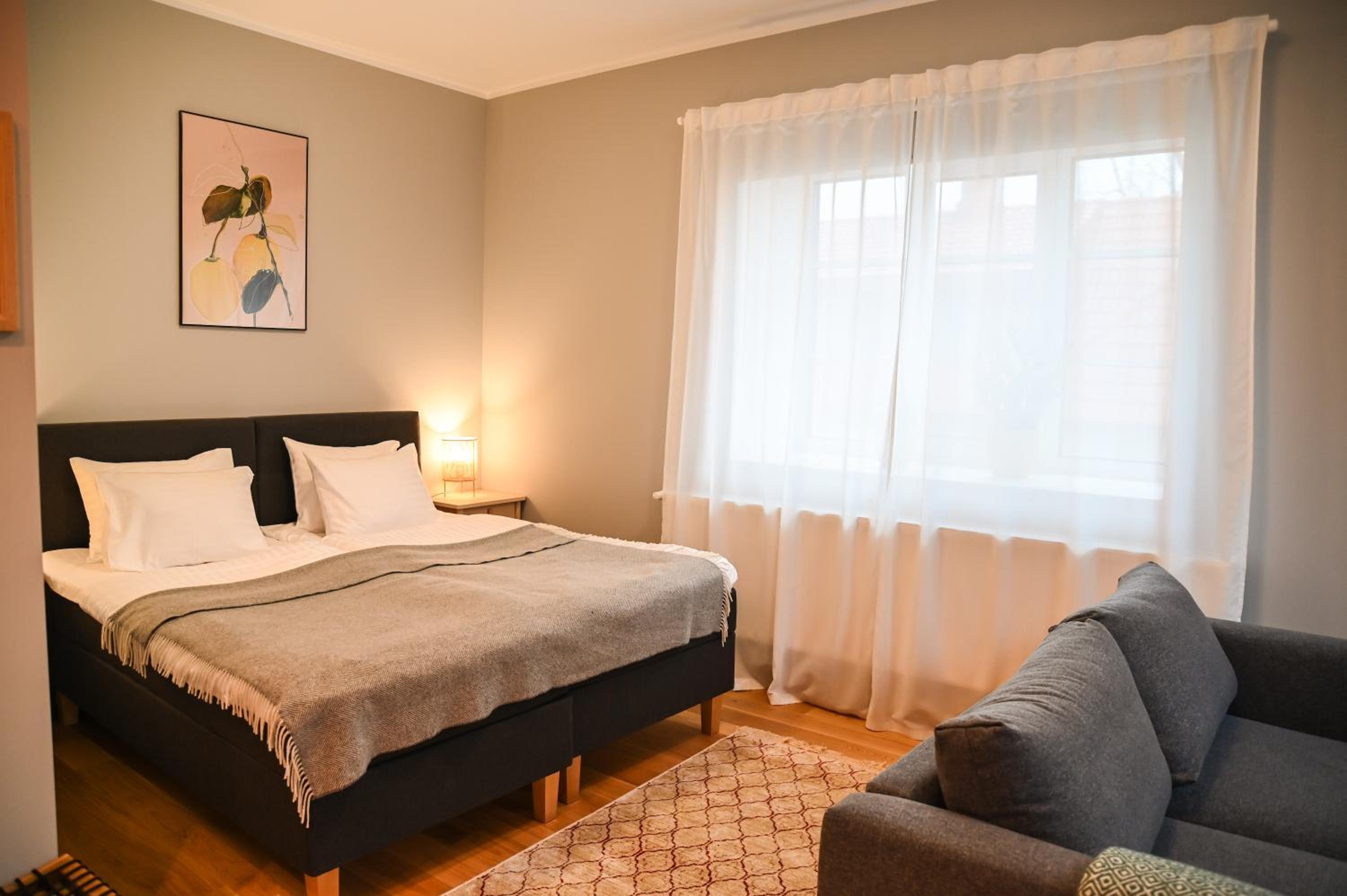 One-Bedroom Apartment - Photo 6