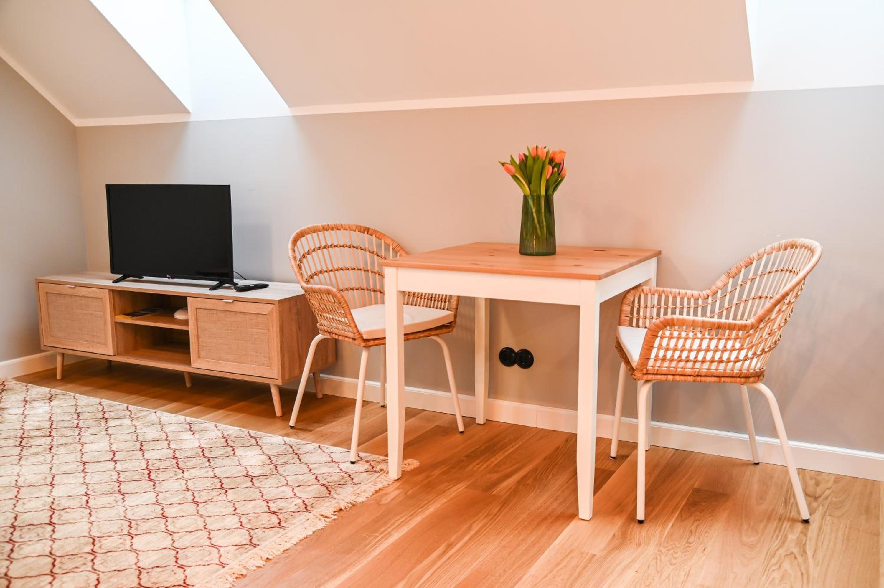 One-Bedroom Apartment - Photo 12