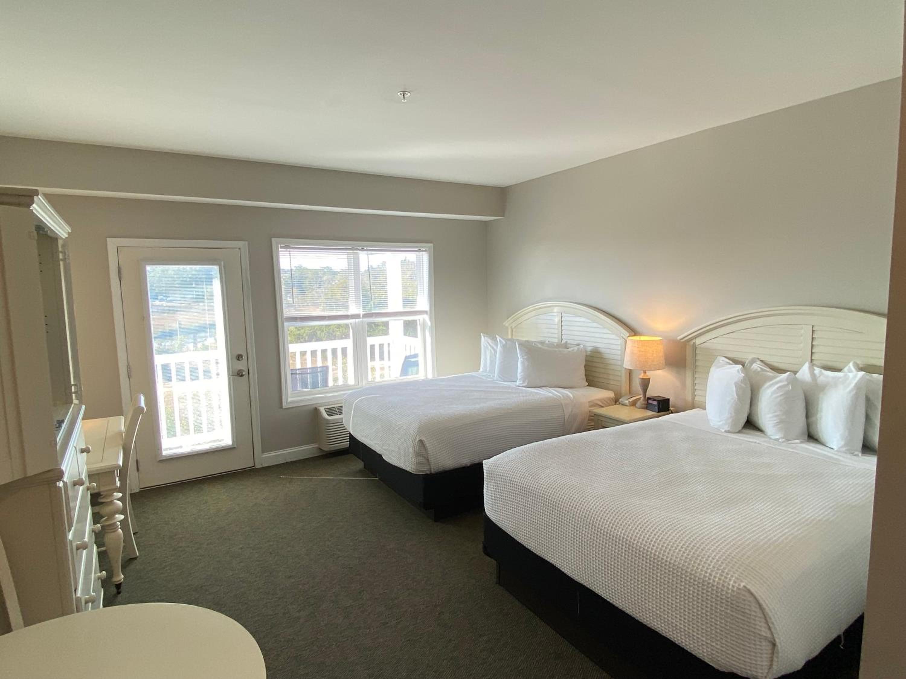 Deluxe Double Room with Balcony - Photo 1
