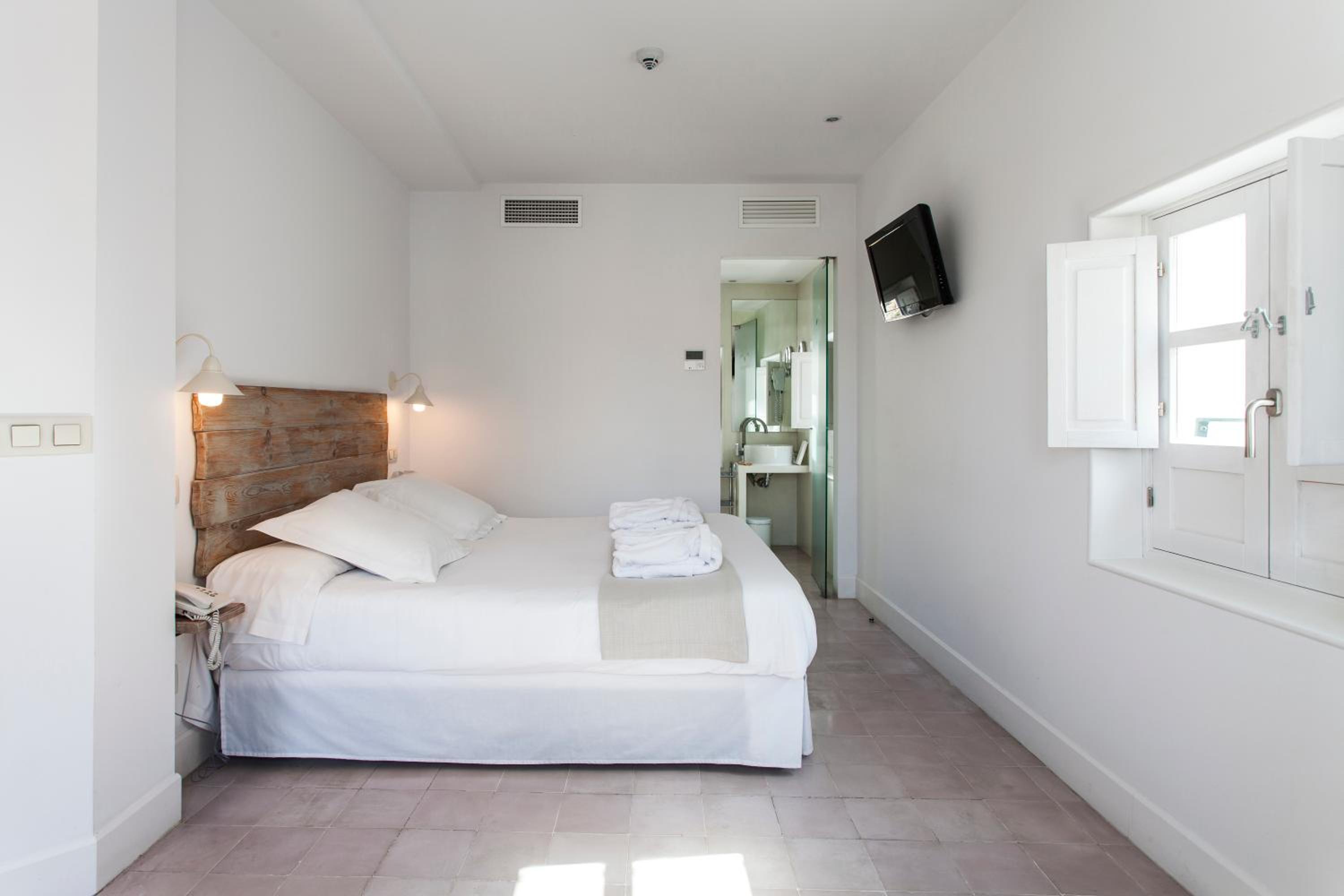 Junior Suite with Terrace - Photo 20