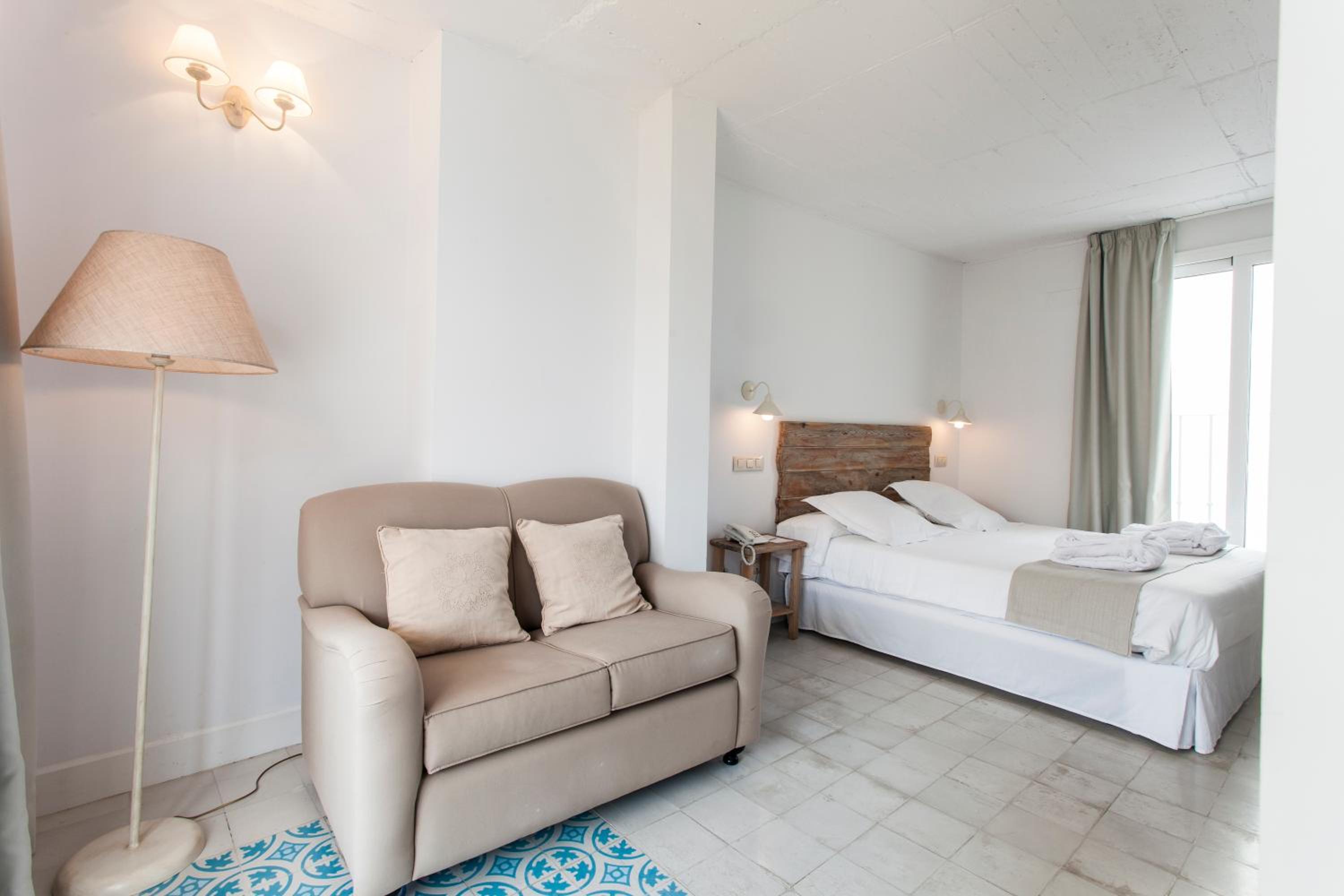 Junior Suite with Terrace - Photo 14