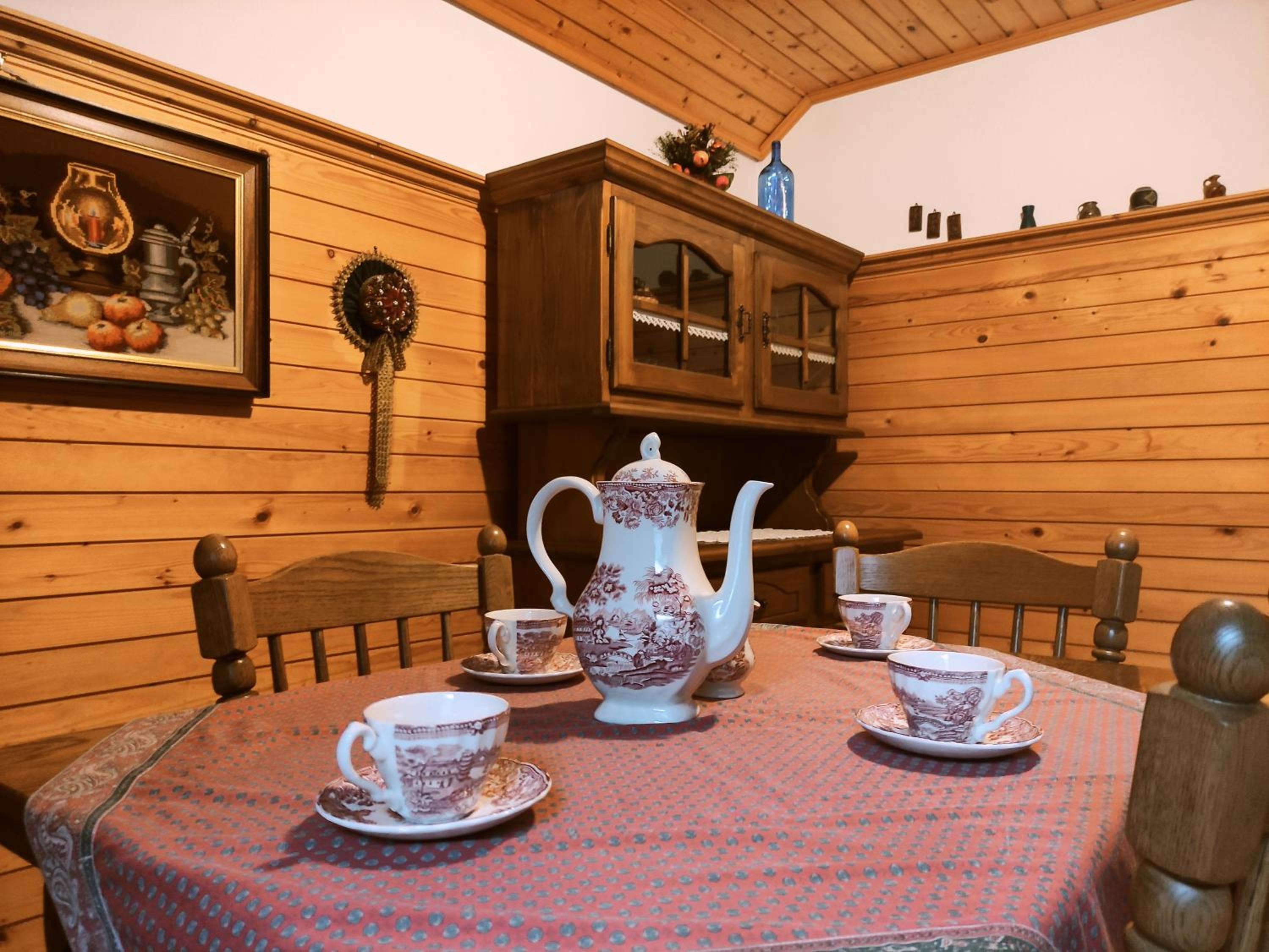 Three-Bedroom Apartment with Mountain View photo 3