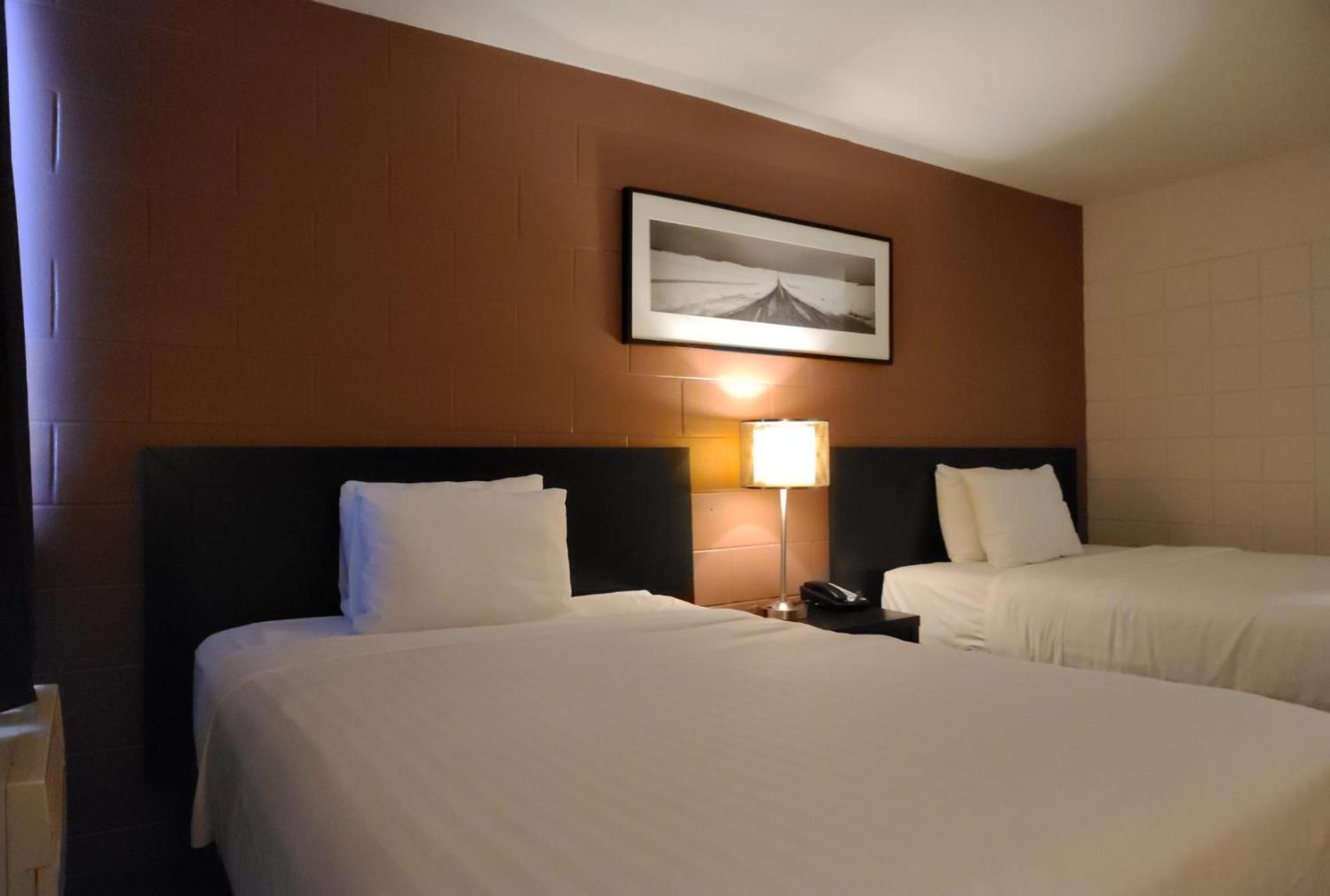 Quadruple Room - Pet Friendly - Photo 2