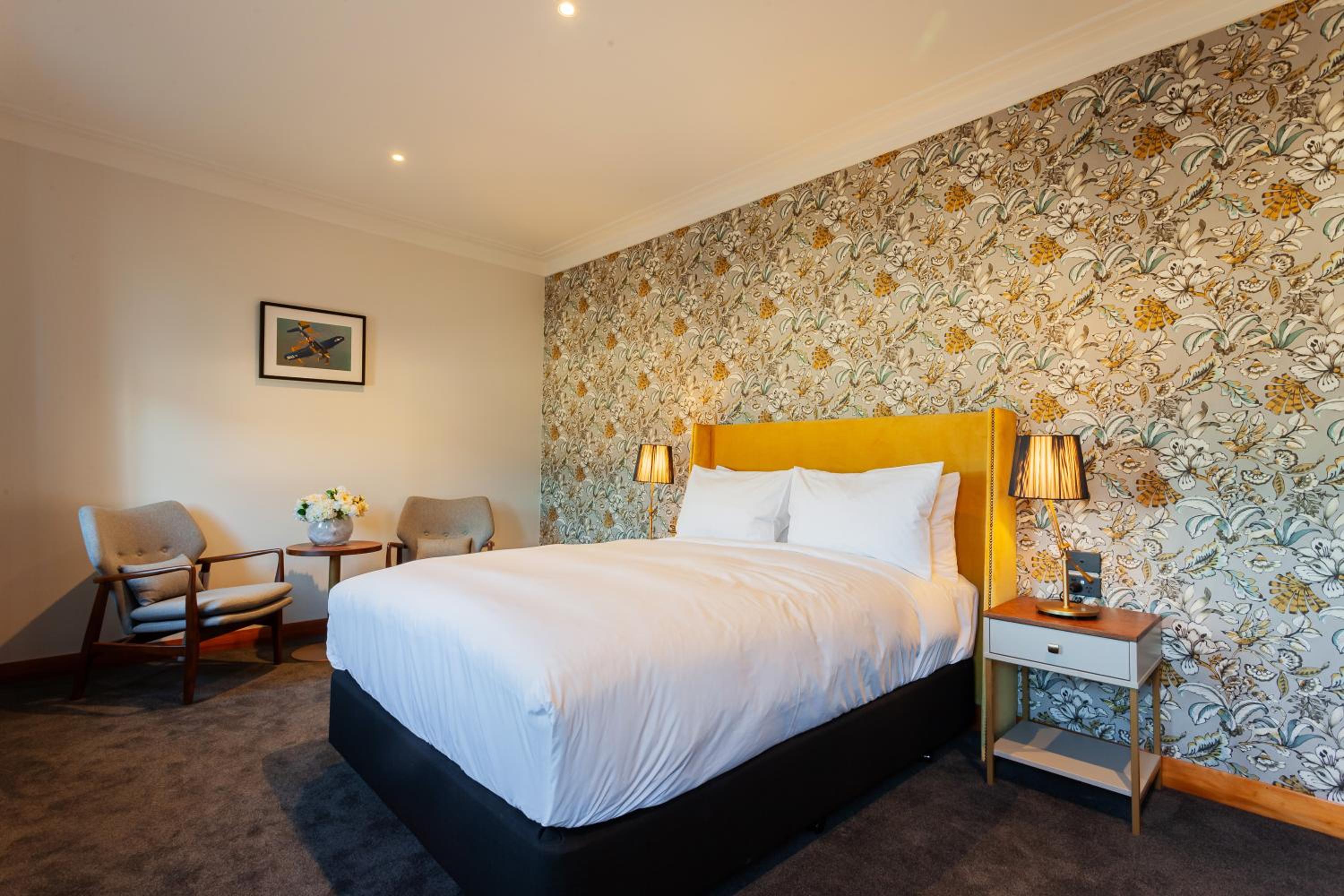 Deluxe Queen Room