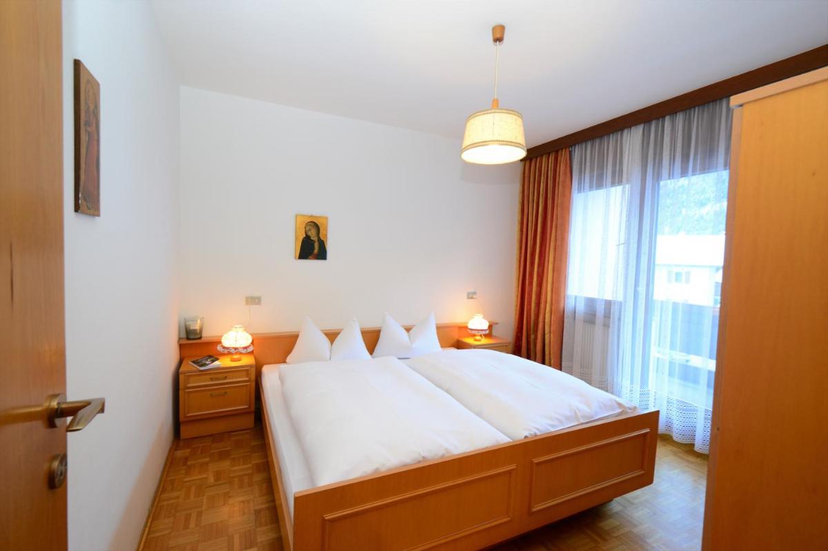 One-Bedroom Apartment with Balcony