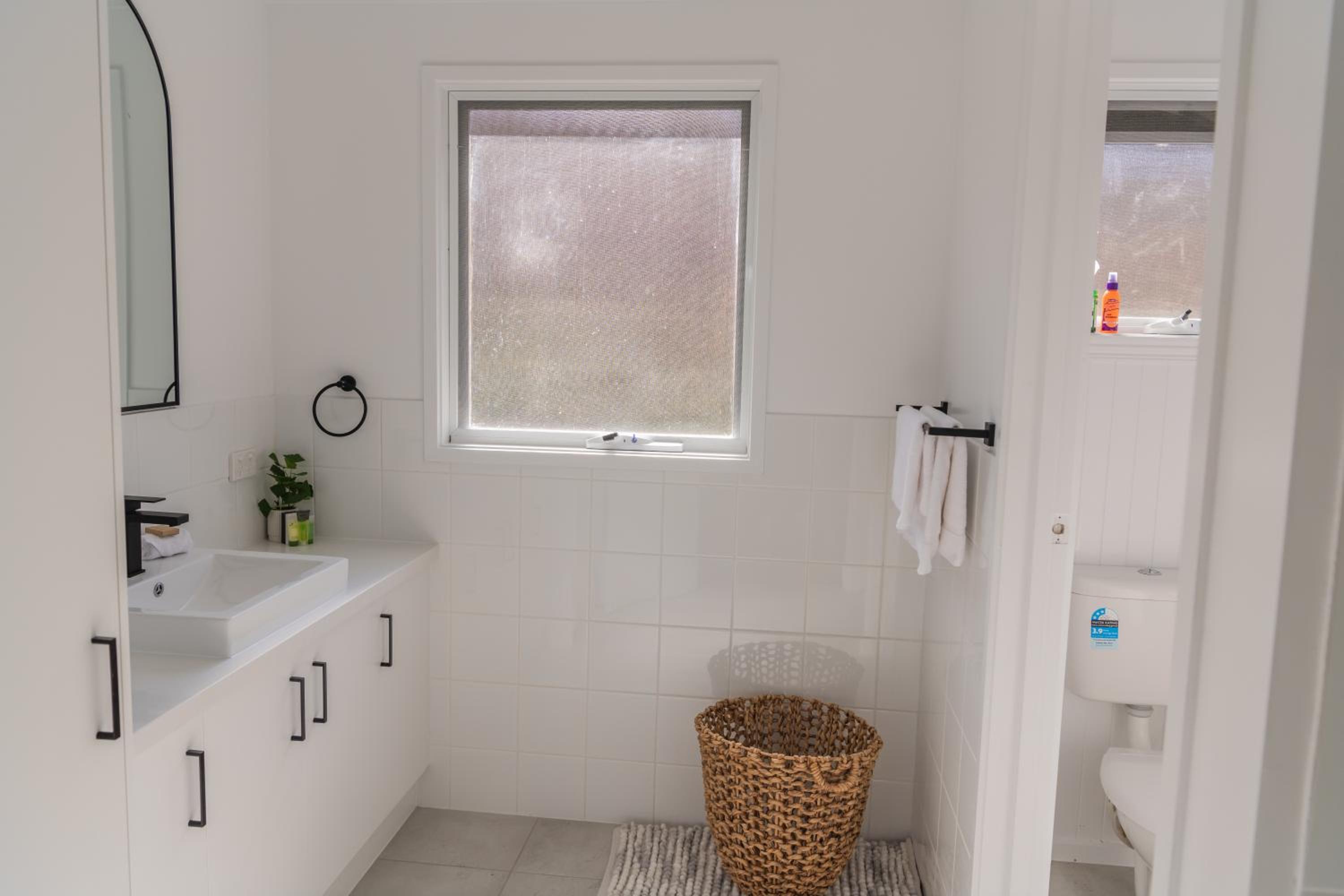 Two-Bedroom Cottage - 9 photo 2