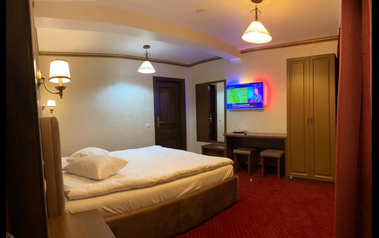 Deluxe Double Room with Balcony - Photo 2