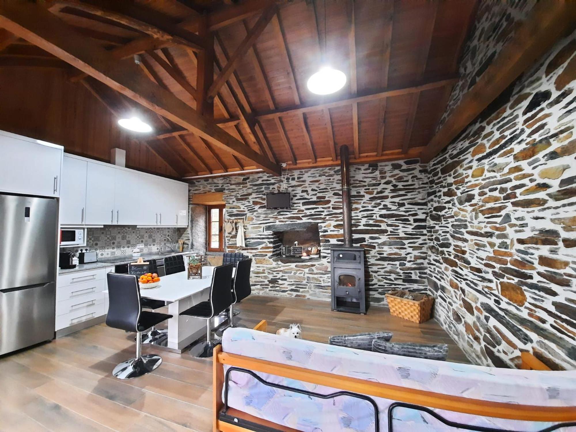 Two-Bedroom House - Photo 7