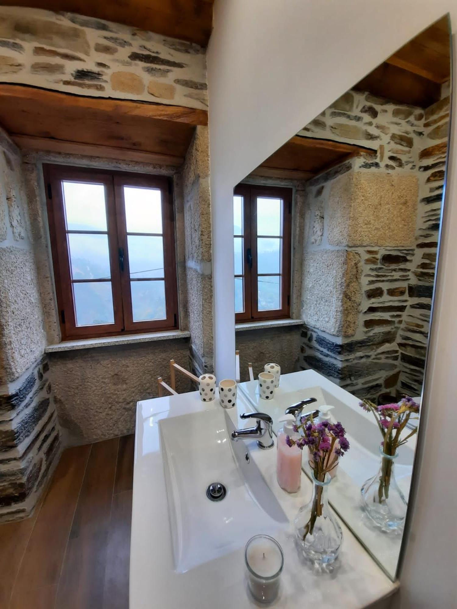 Two-Bedroom House - Photo 10