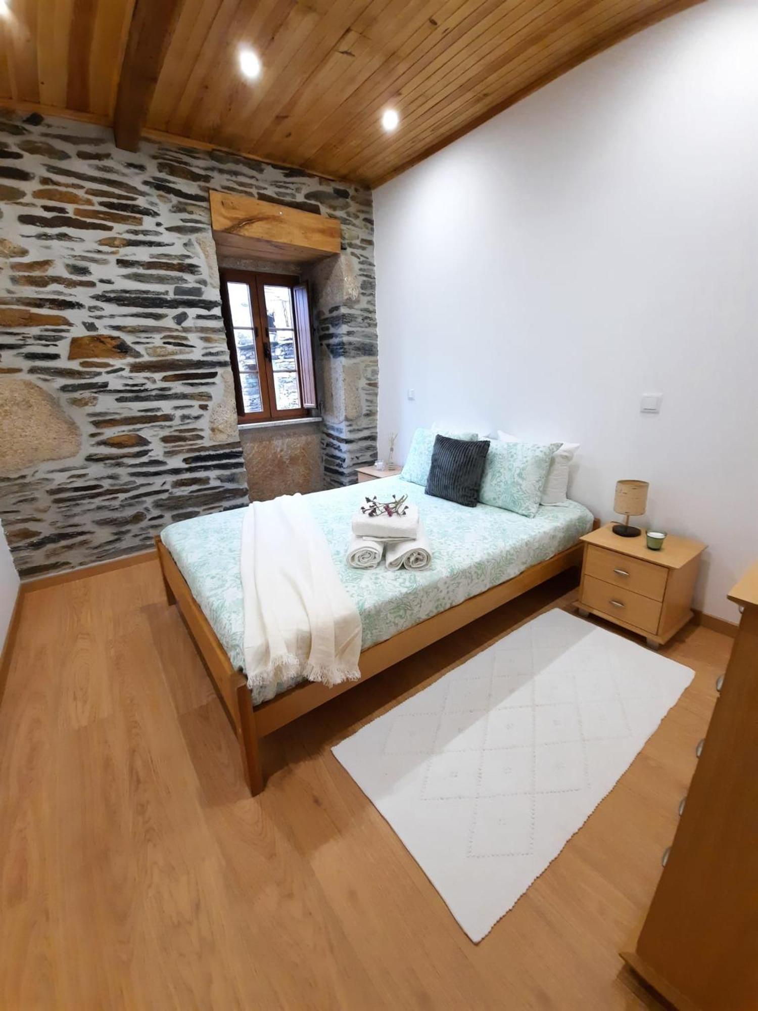 Two-Bedroom House - Photo 9