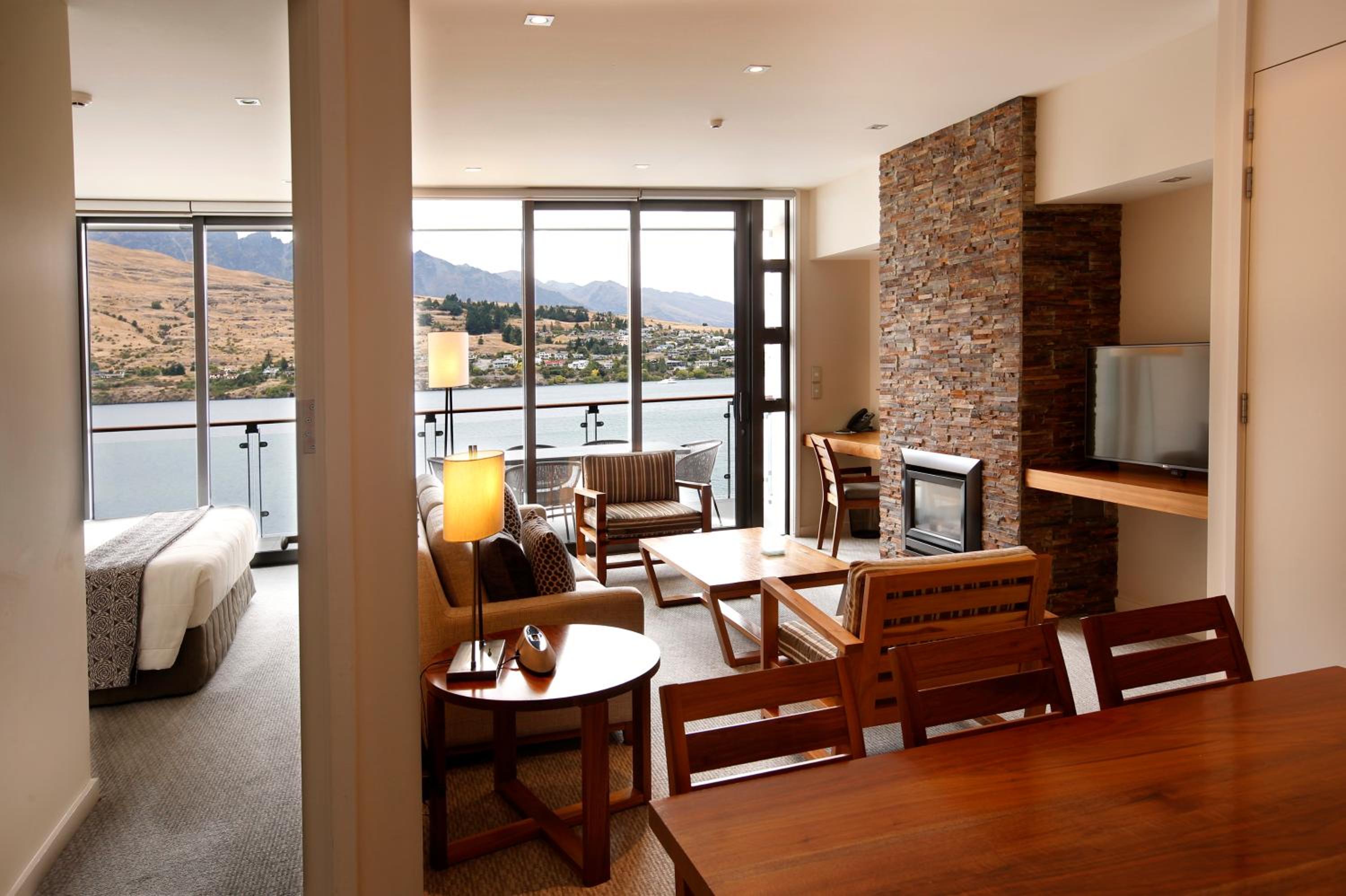 Two-Bedroom Apartment with Lake View thumbnail 5