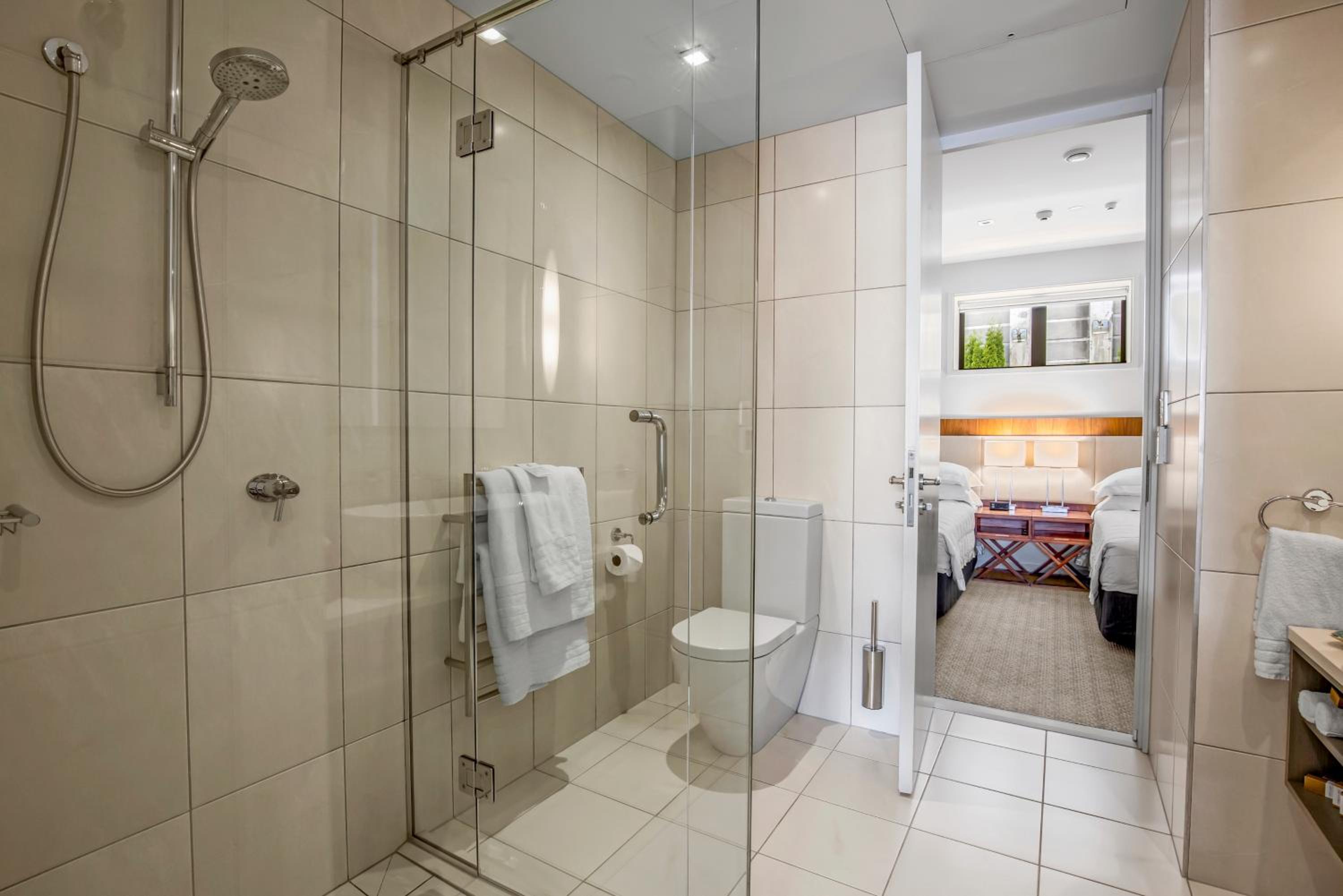 Three-Bedroom Apartment with Lake View