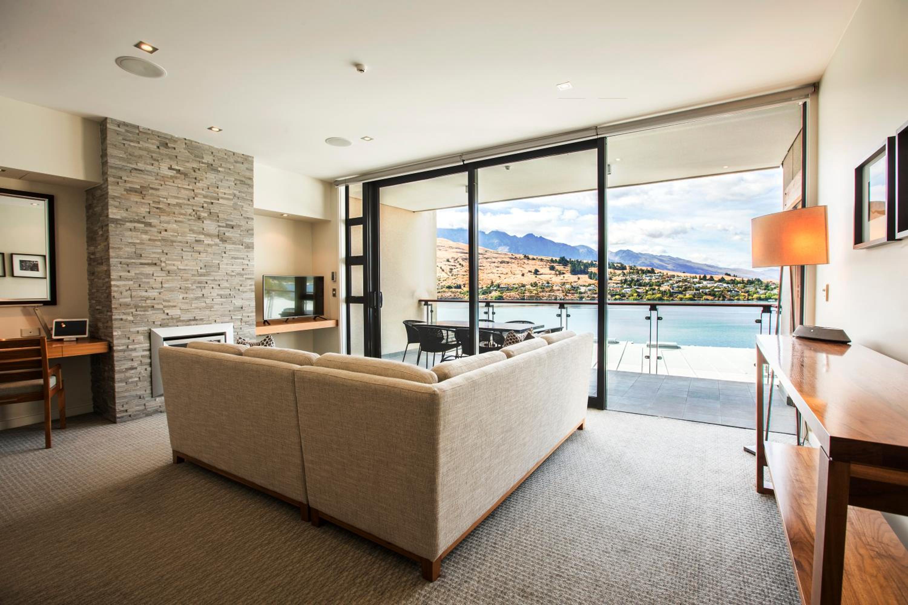 Executive One-Bedroom Apartment with Lake View