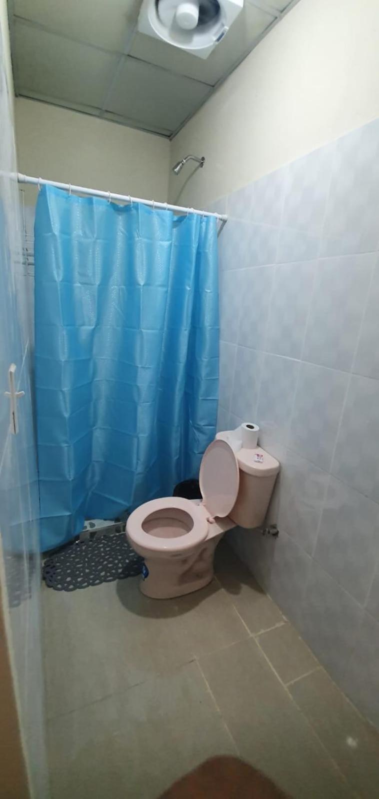Queen Room photo 2