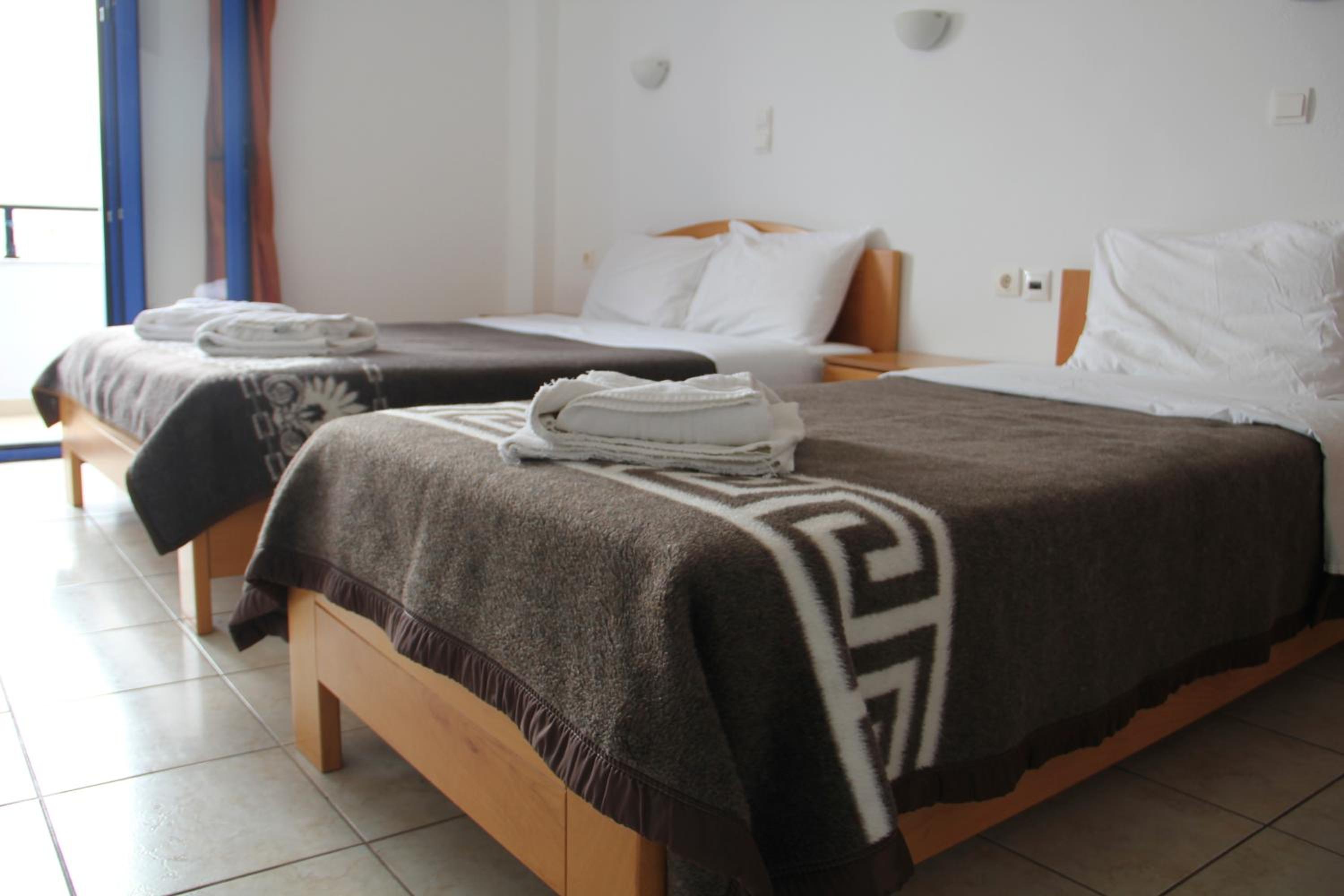 Superior Triple Room with Sea View - Photo 2