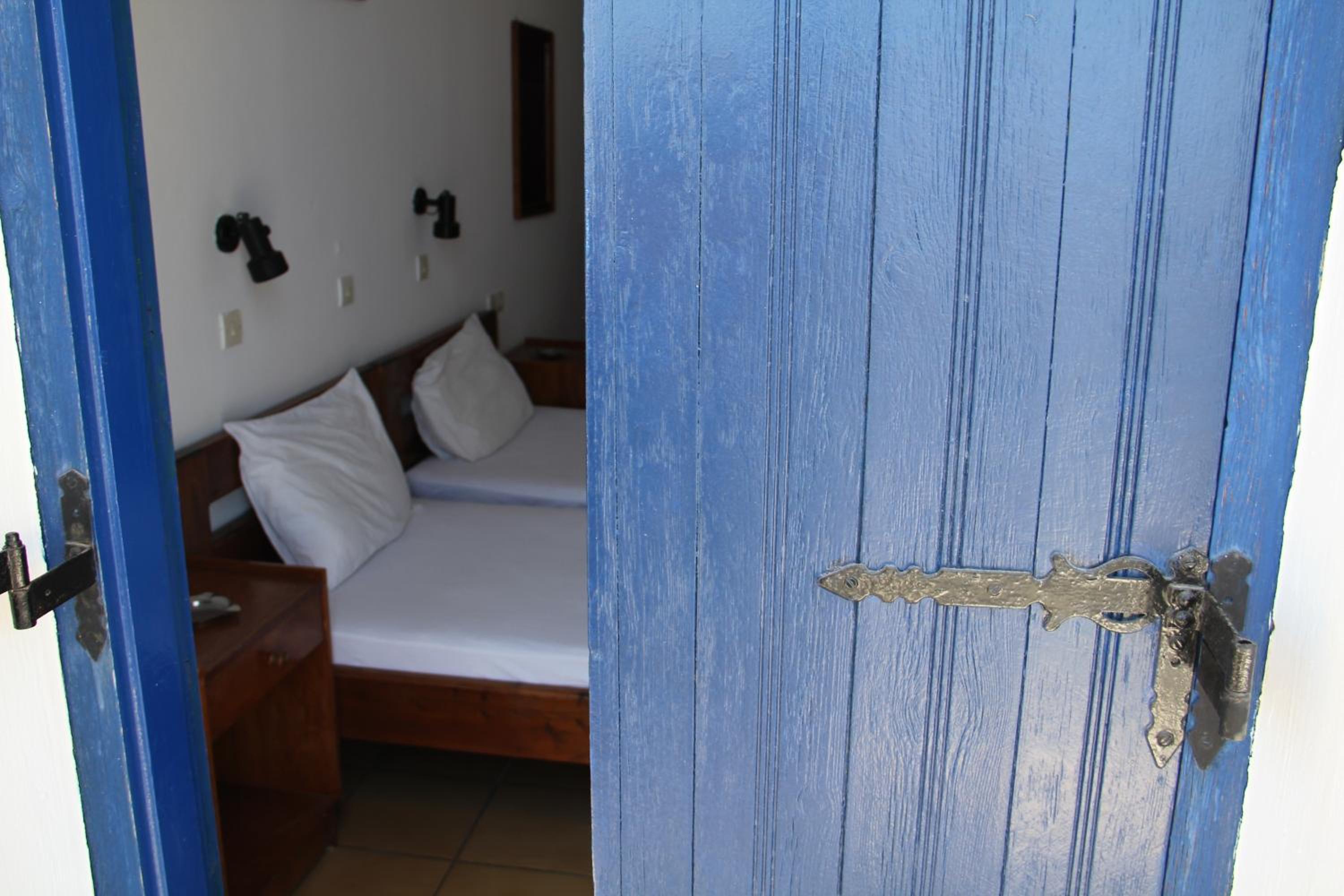 Standard Double or Twin Room with Sea View - Photo 7