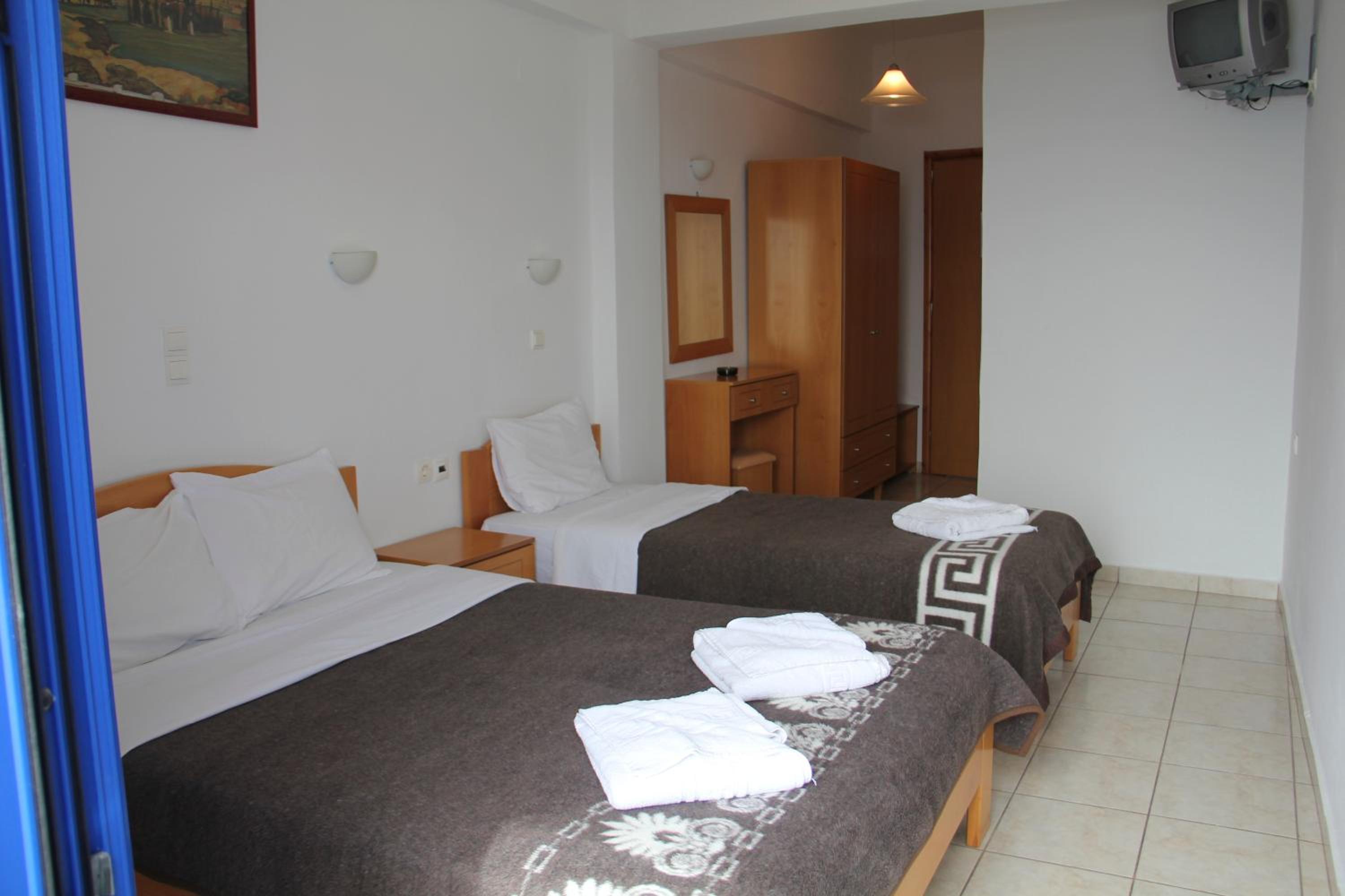 Superior Triple Room with Sea View - Photo 1