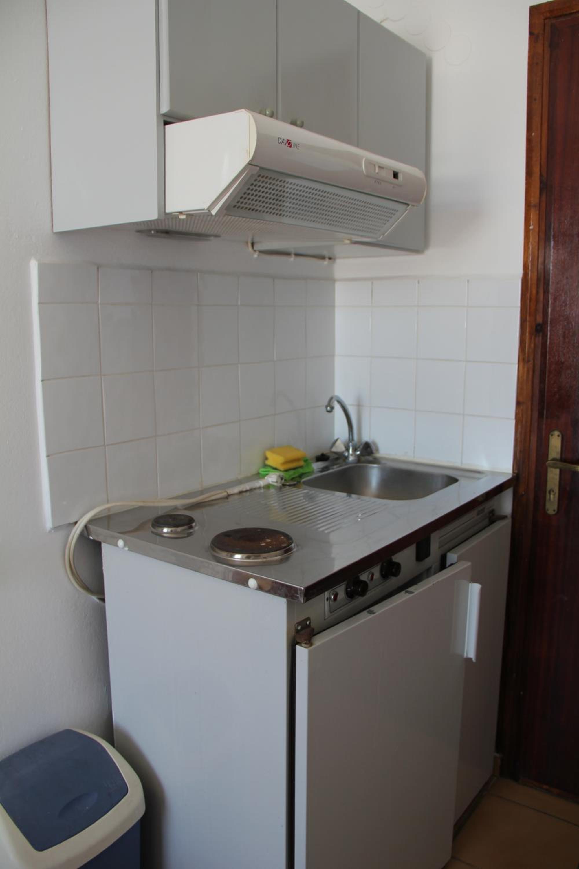Studio with Balcony - Photo 4