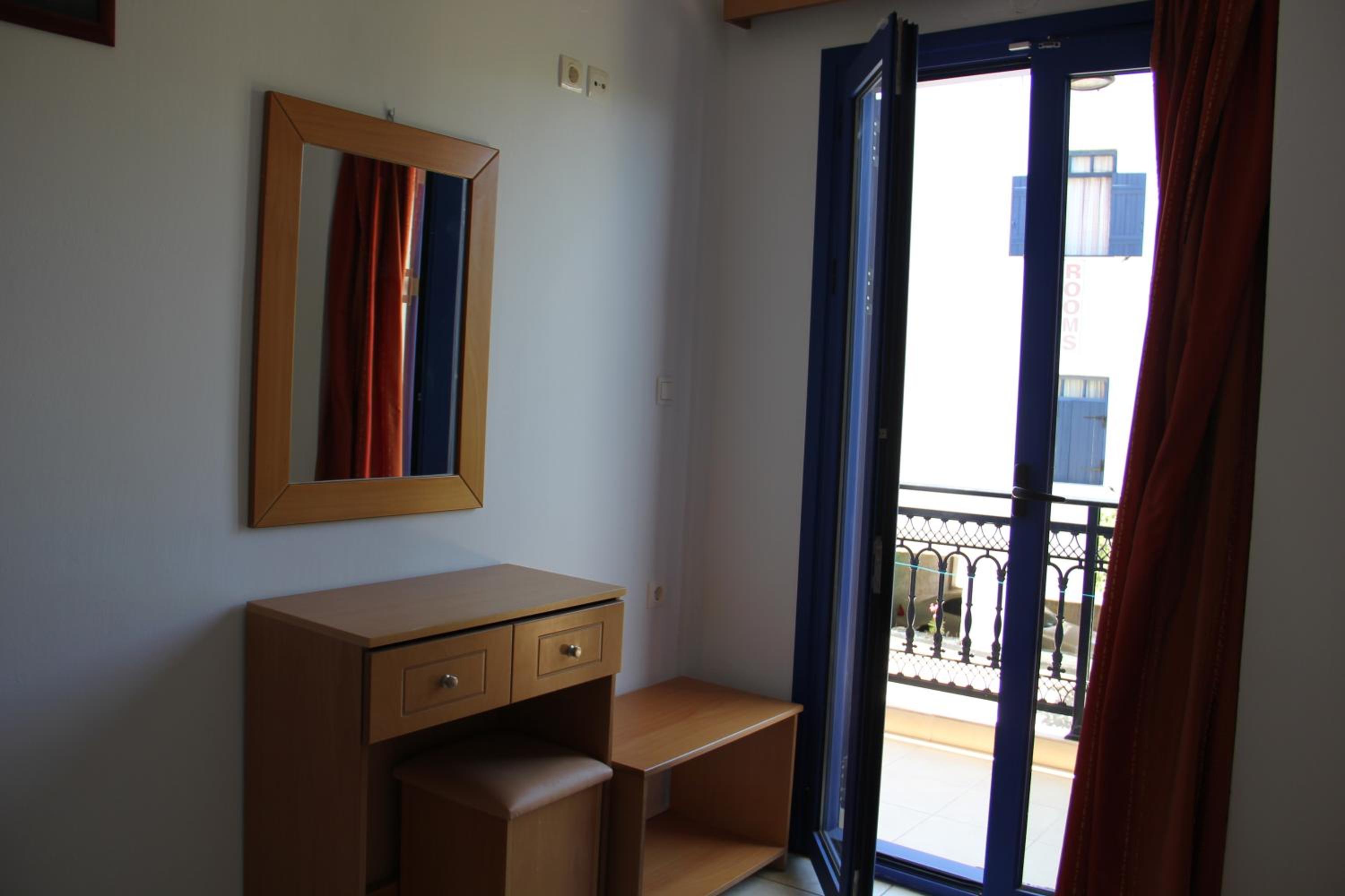 Two-Bedroom Apartment - Photo 8