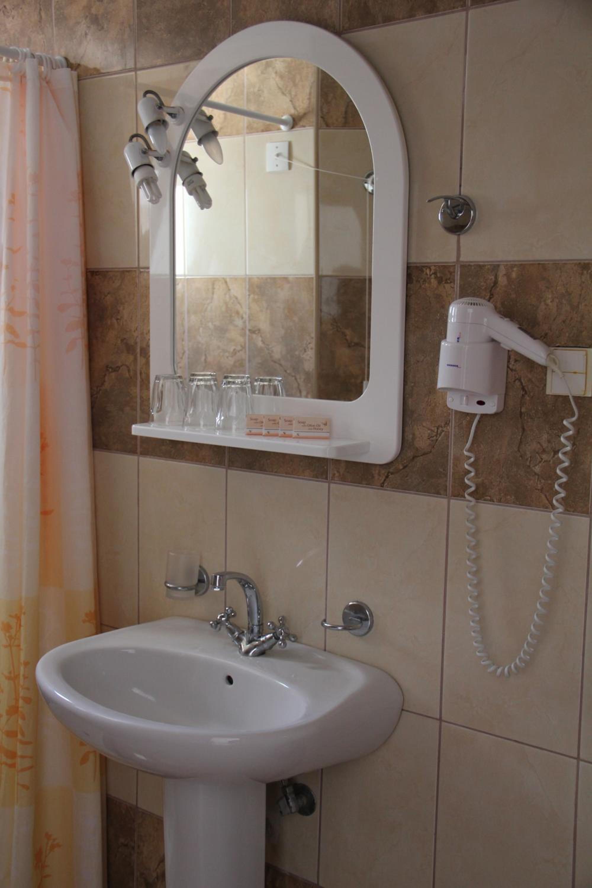 Two-Bedroom Apartment - Photo 5