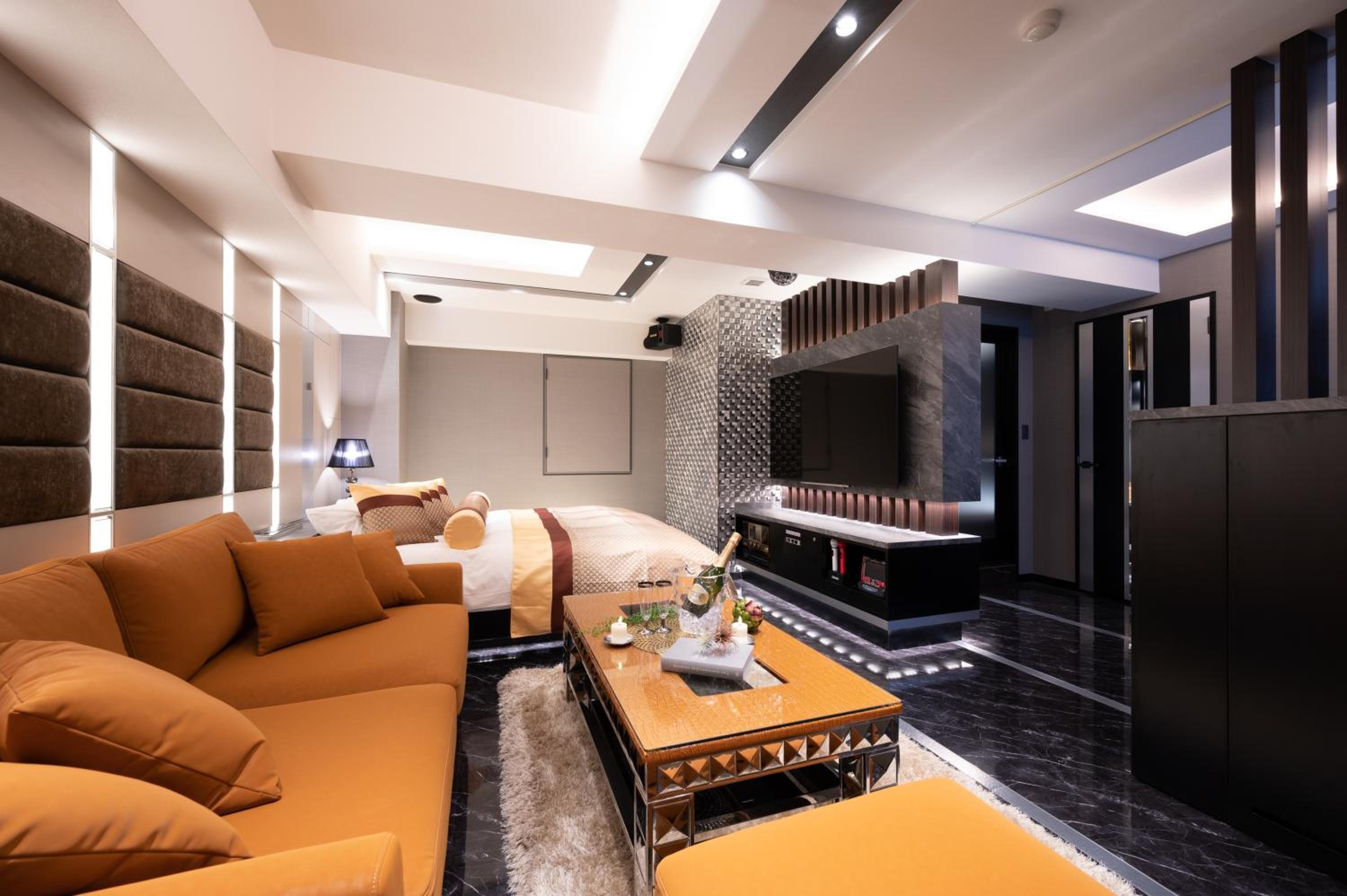 Deluxe King Room photo 1