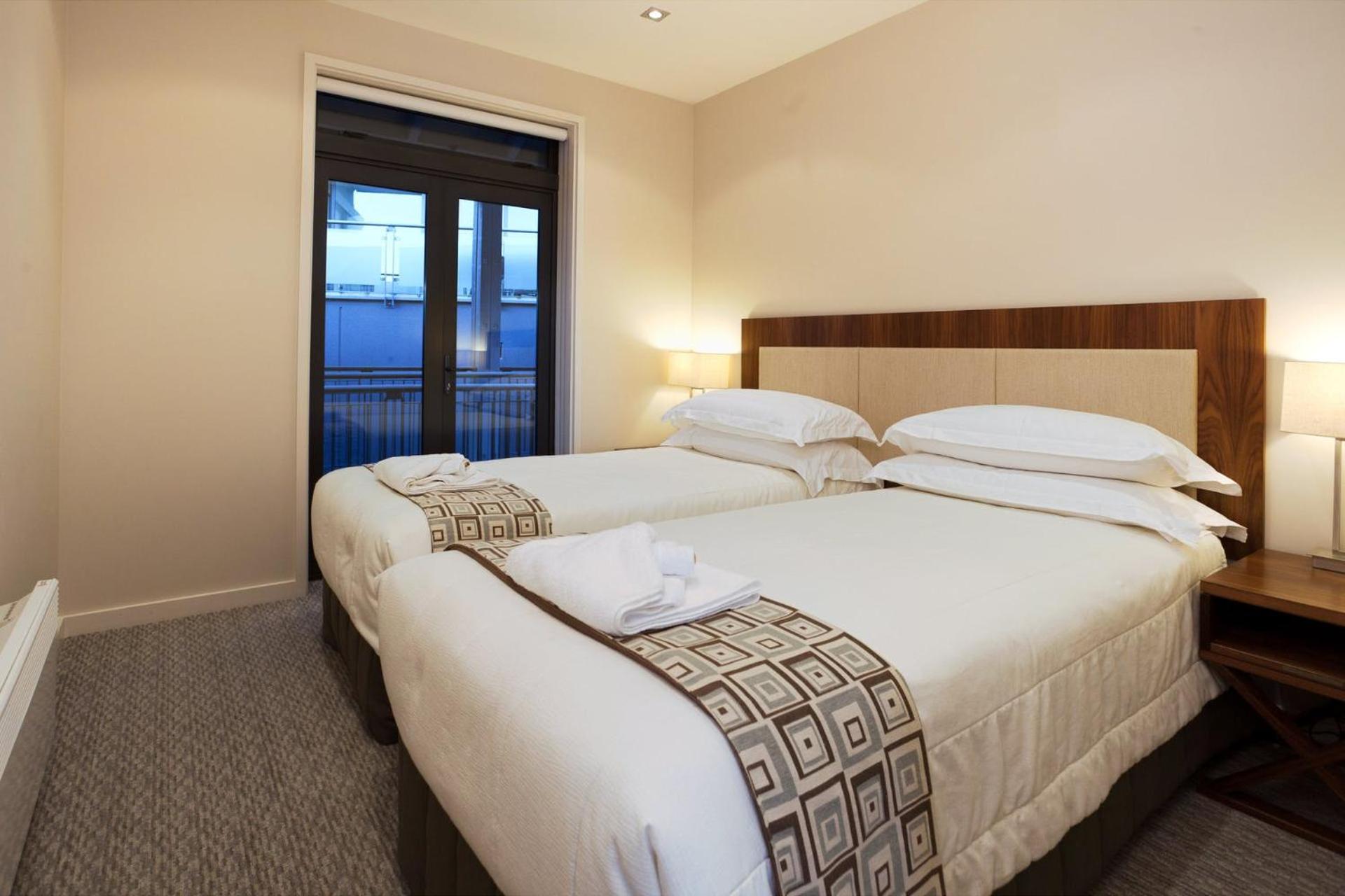 Two-Bedroom Apartment with Lake View thumbnail 5