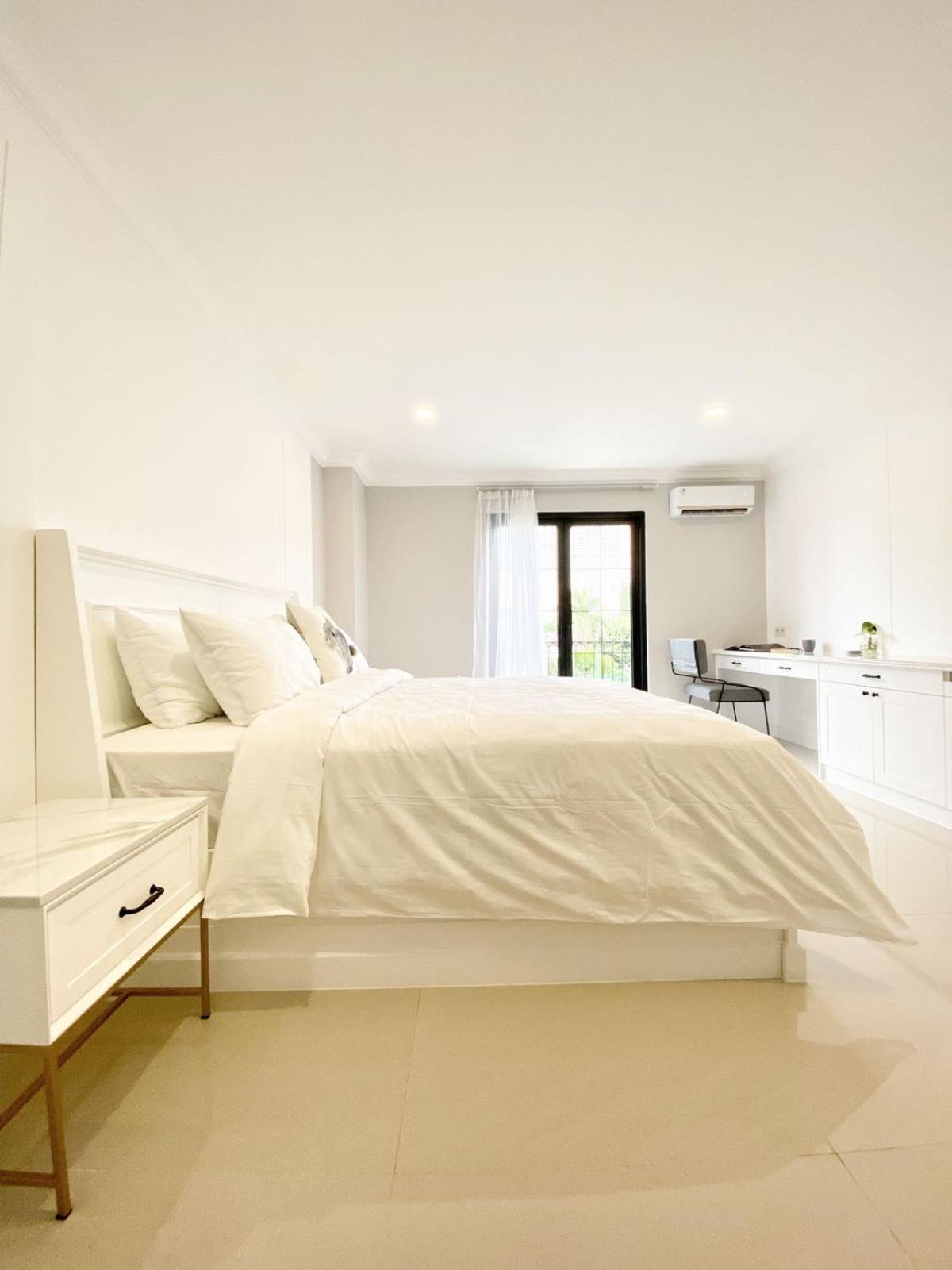 Superior King Room - Photo 1