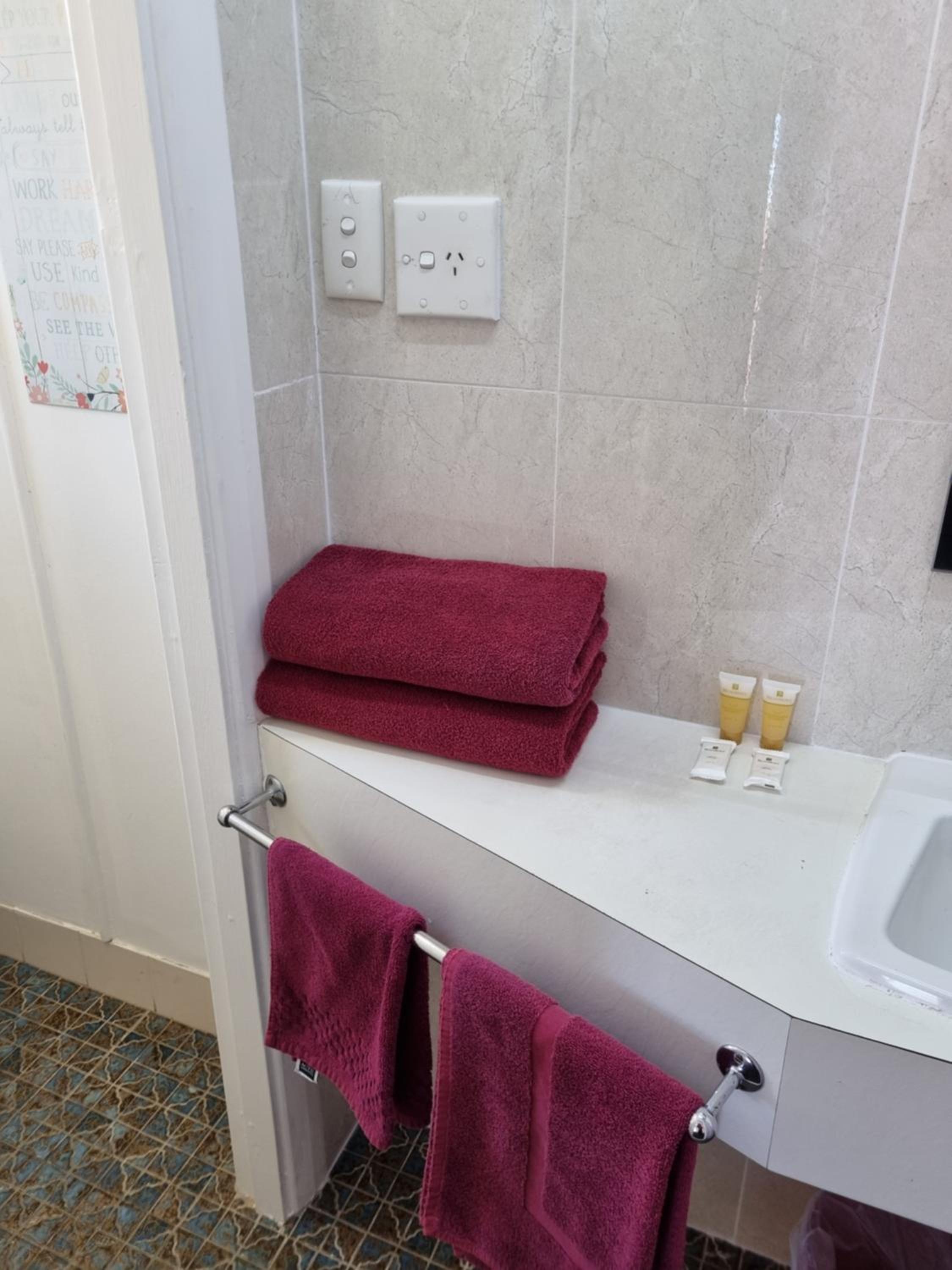 Double or Twin Room with Private Bathroom photo 2