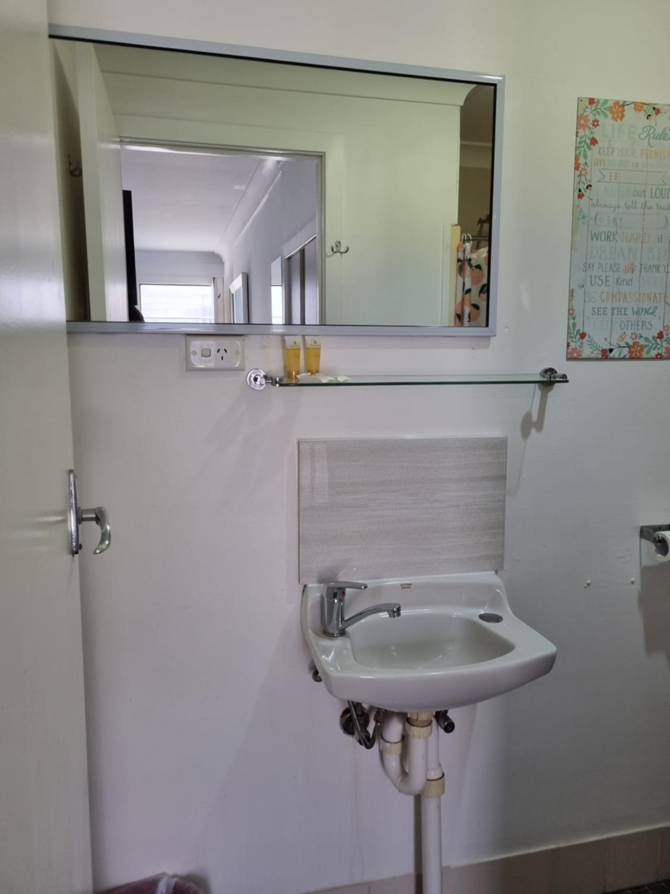 Double Room with Private Bathroom photo 2