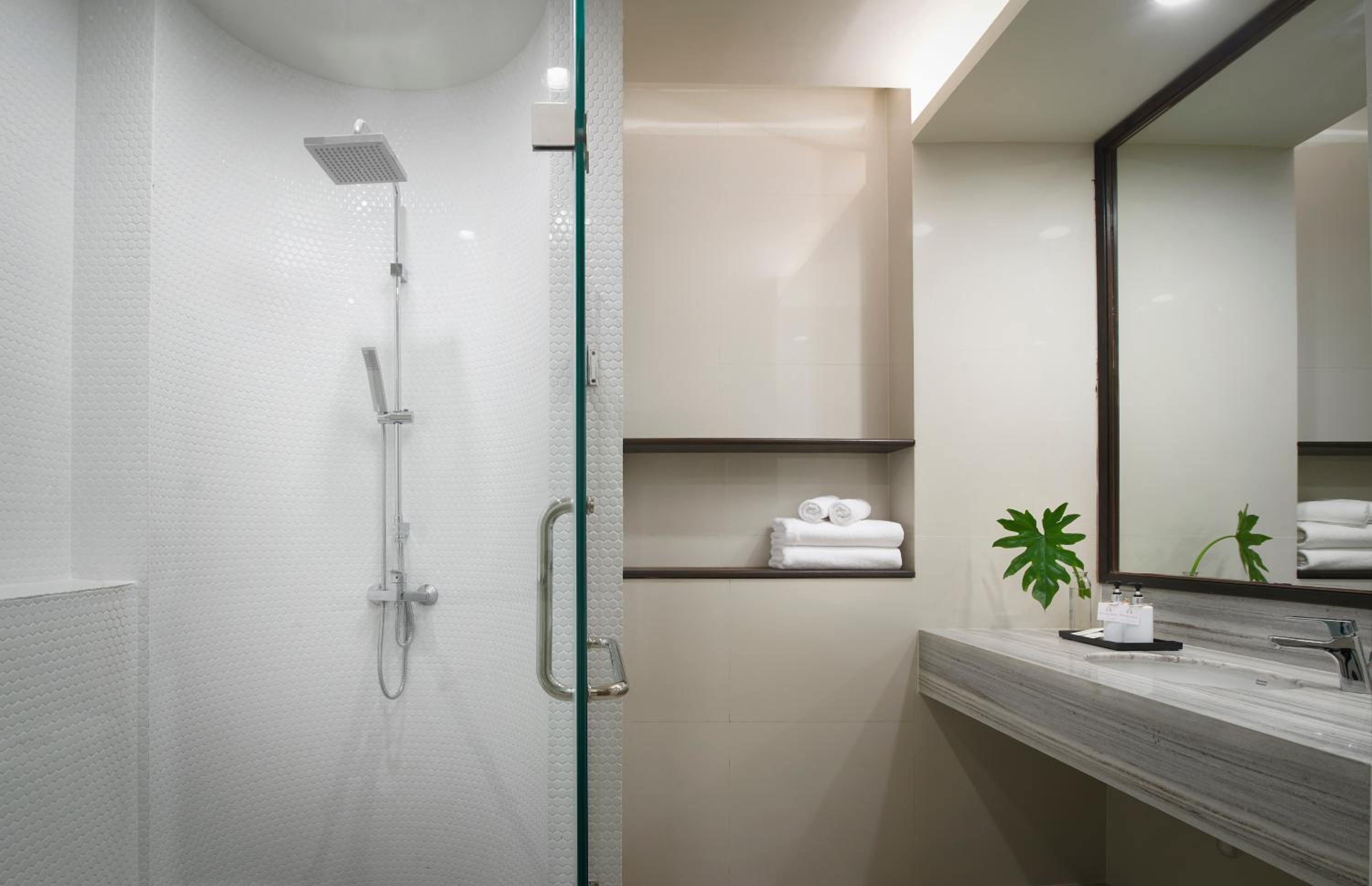 Deluxe Double or Twin Room - Photo 4