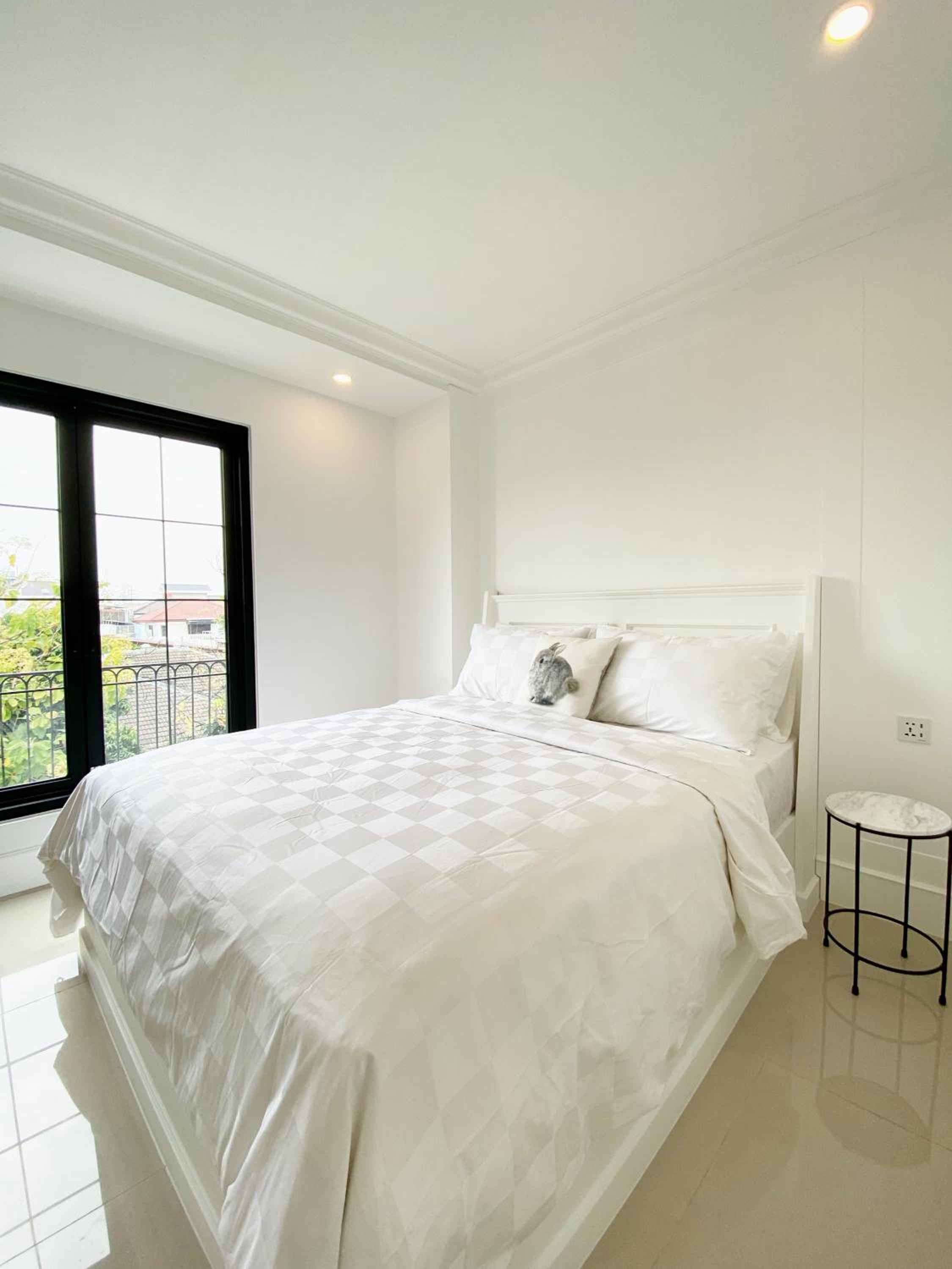 Queen Room with Balcony - Photo 1