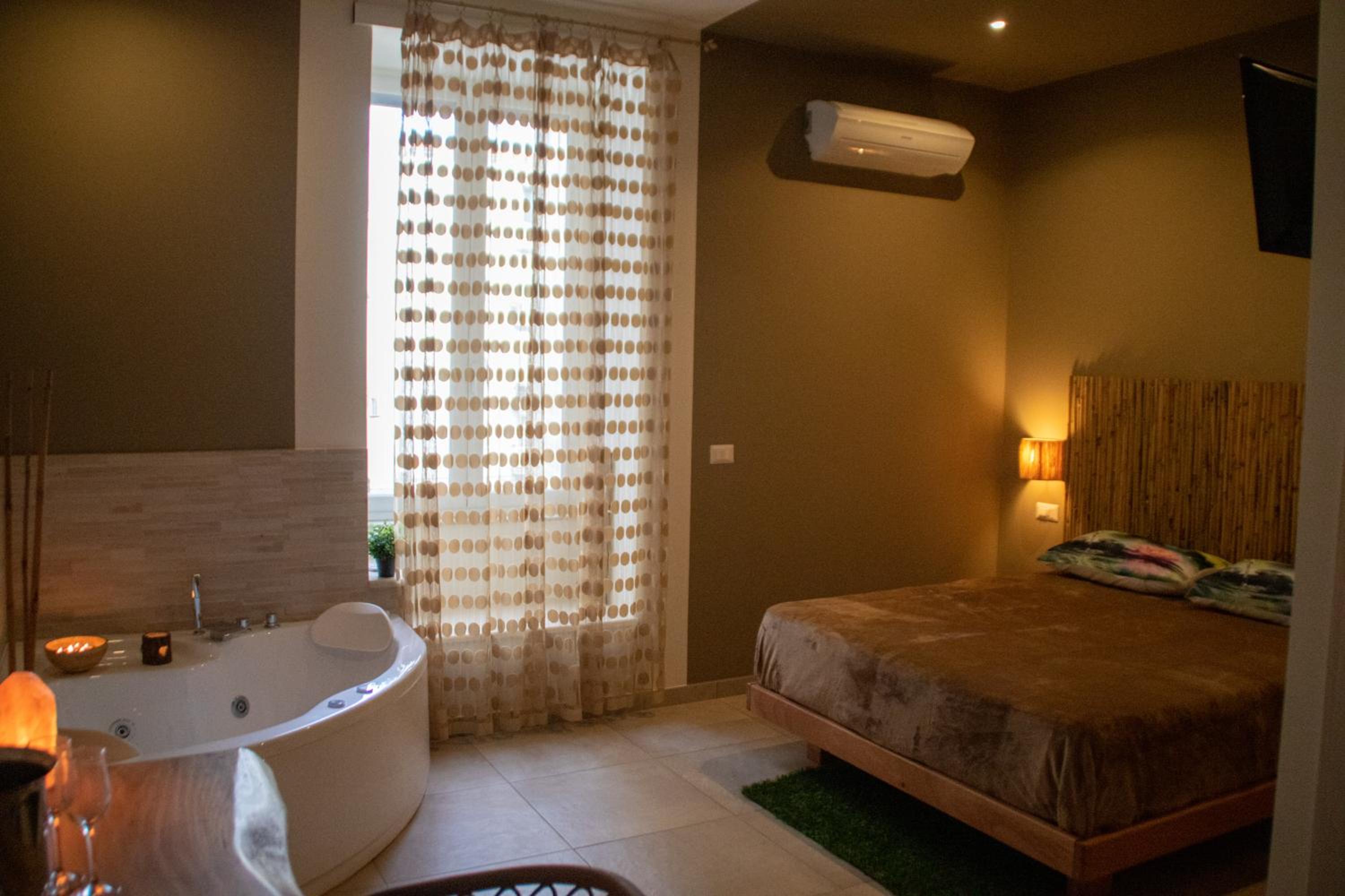 King Room with Spa Bath