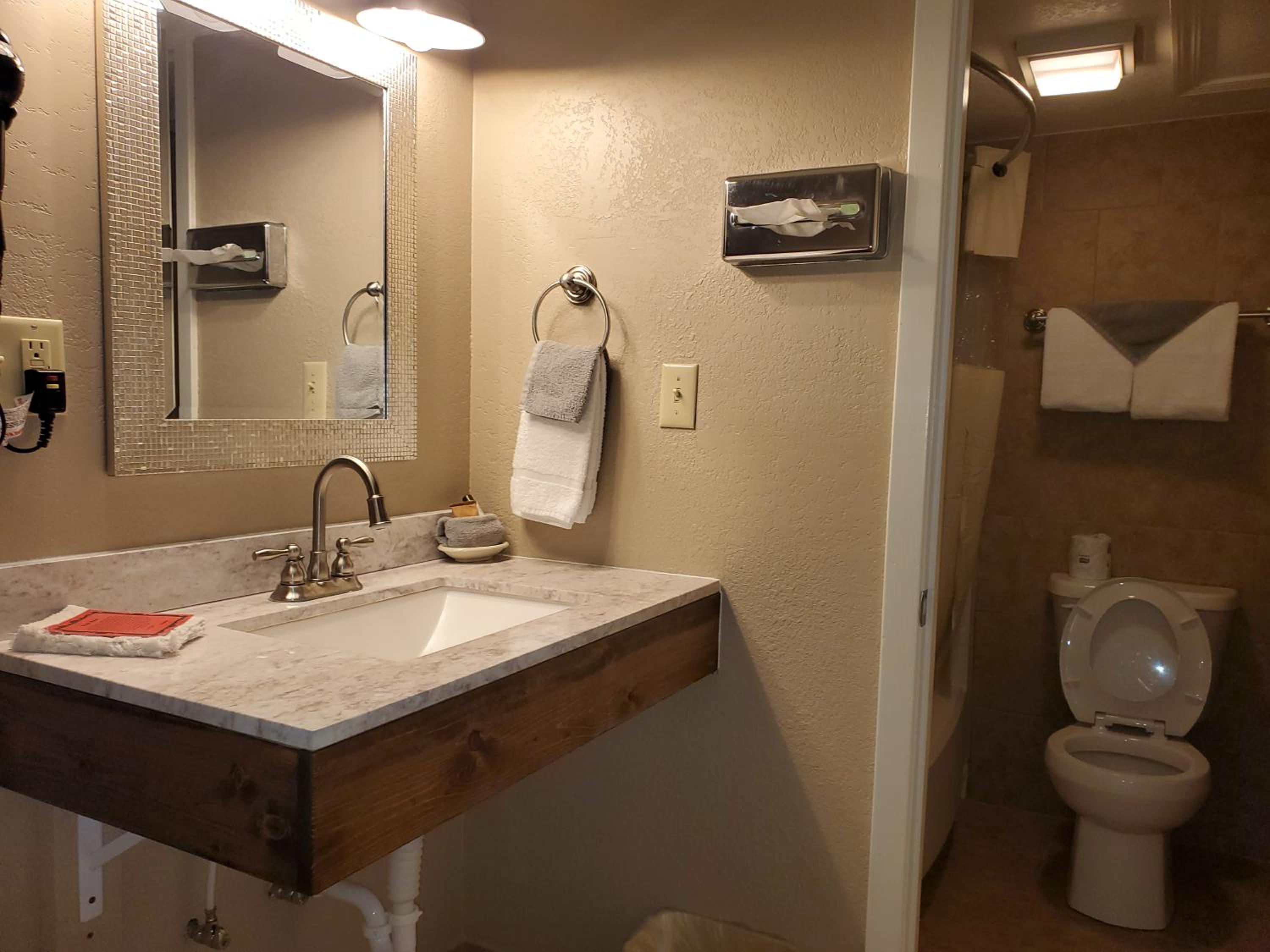 Deluxe Queen Room photo 3