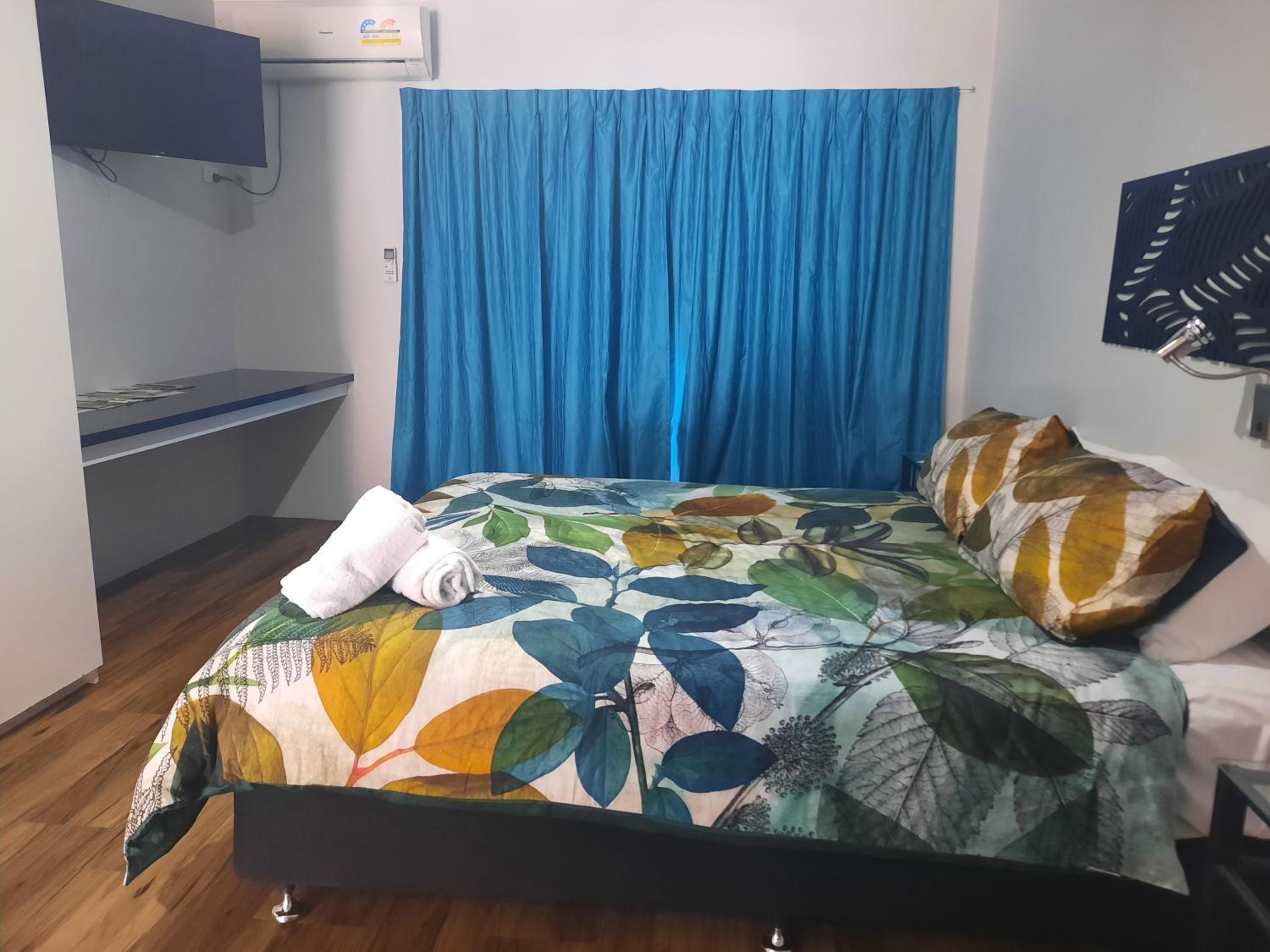 Queen Room with Sea View - Photo 1