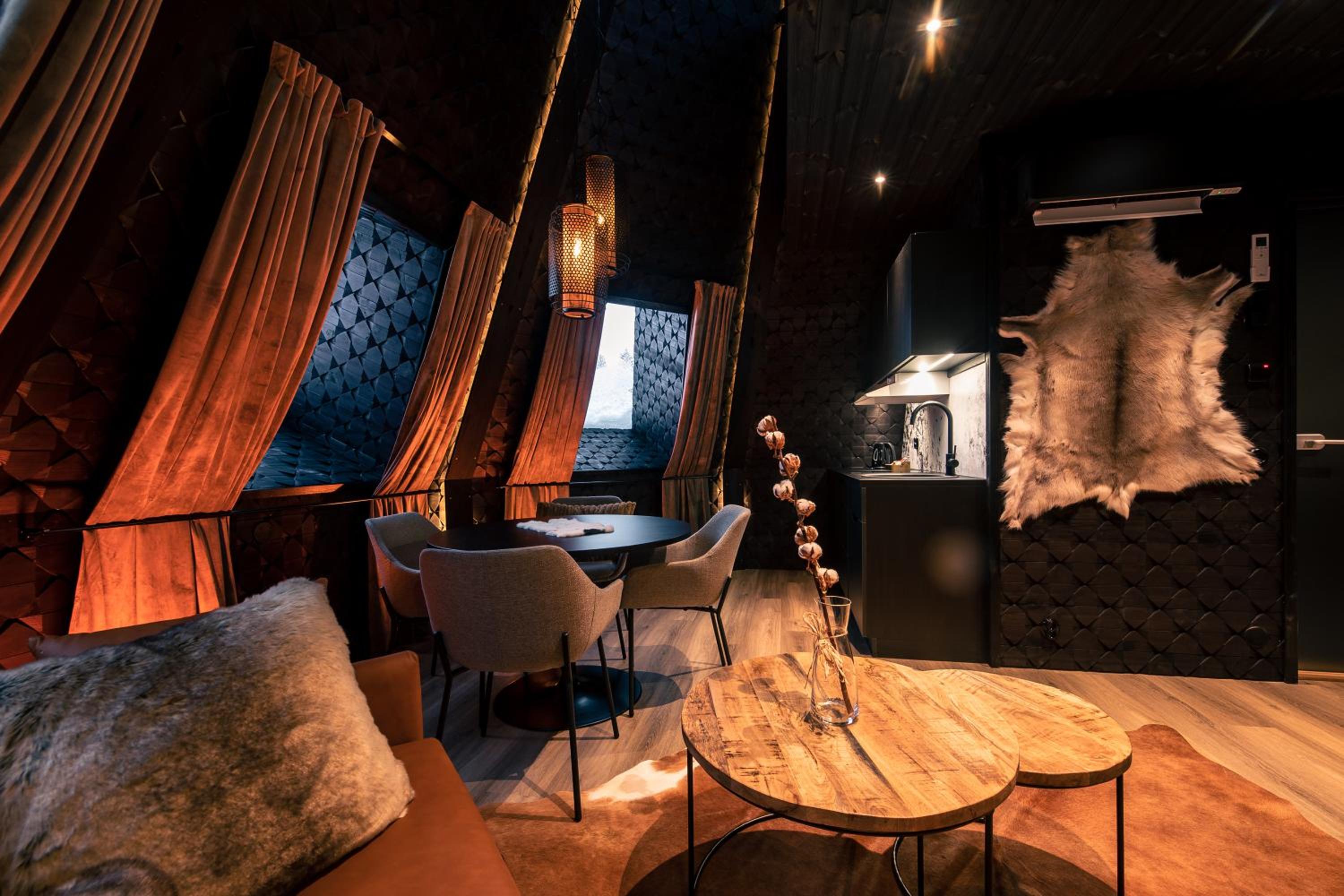 Kammi Glass Igloo Suite photo 2