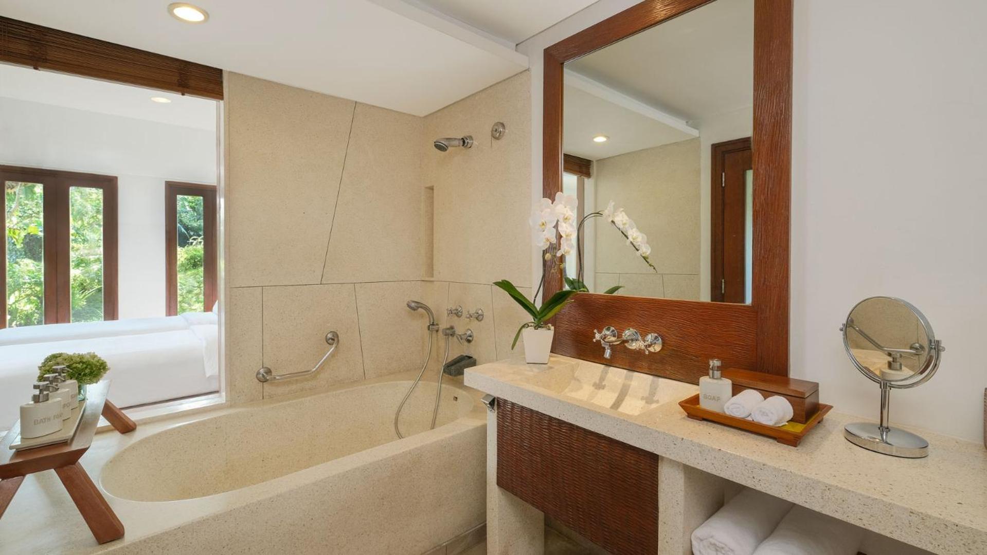 Impressive Forest Suite with Butler Service - King Bed - Photo 4