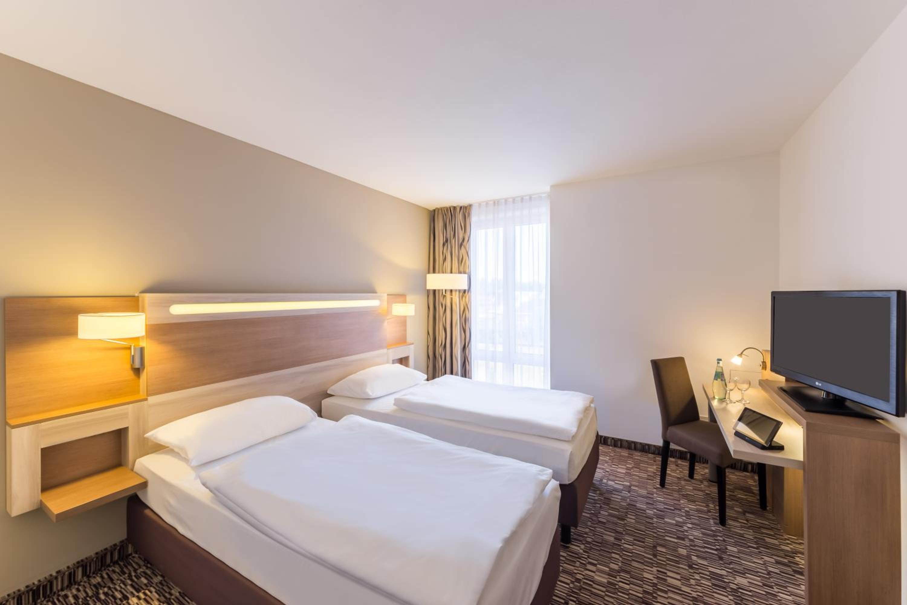 Twin Room - Photo 1