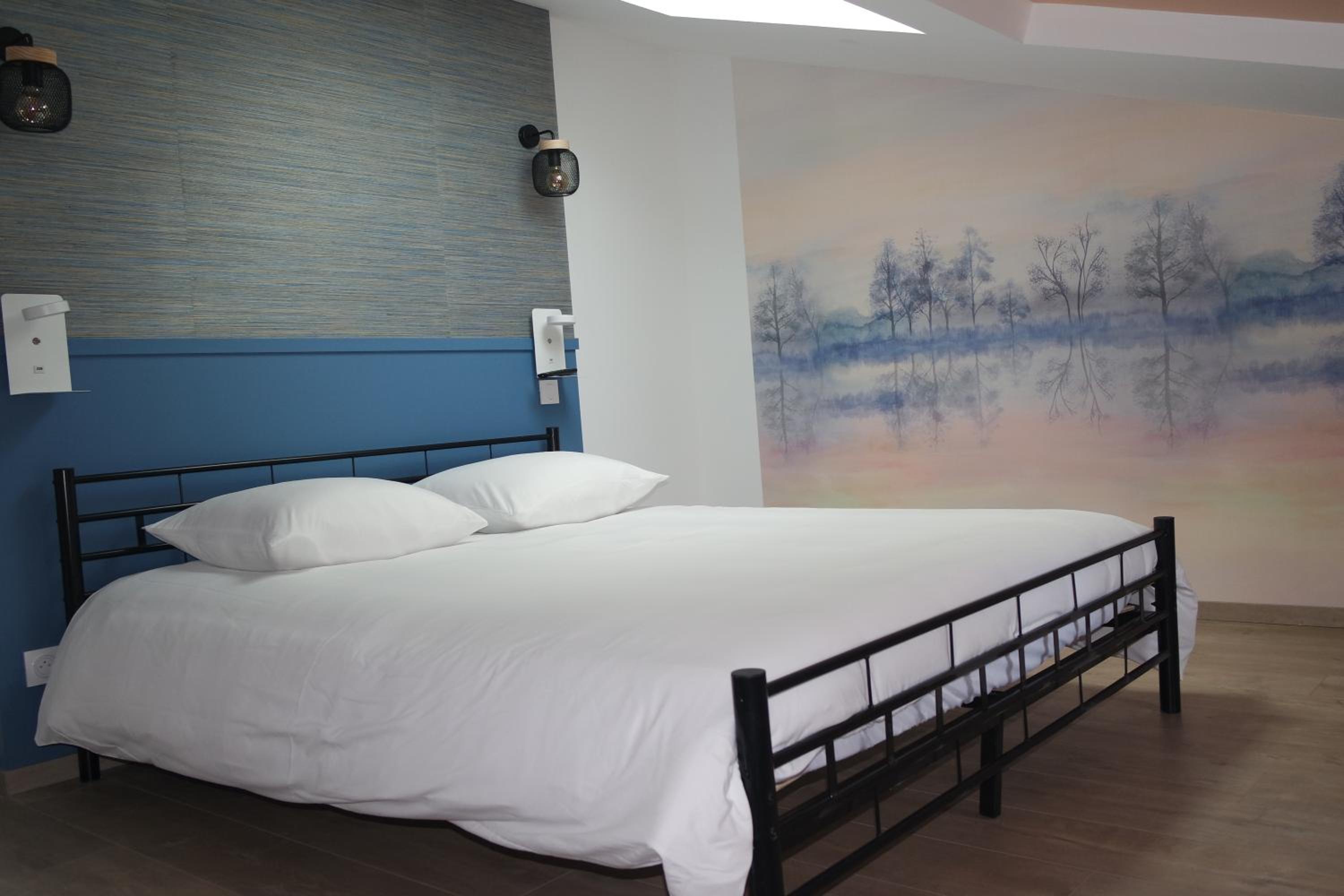 Double Room with Private Bathroom photo 2