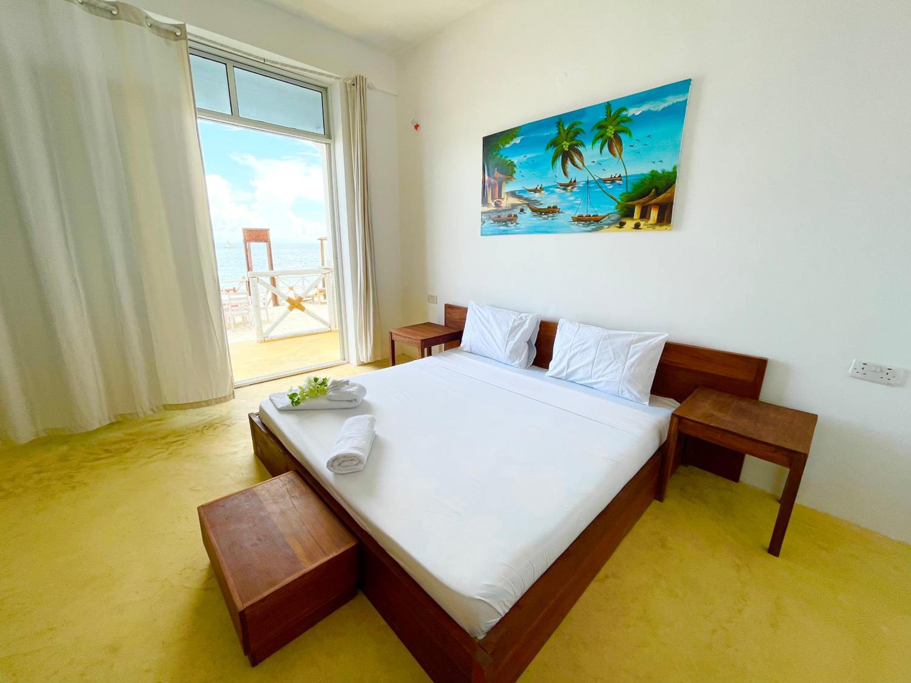 Deluxe Double Room with Balcony and Sea View - Photo 14